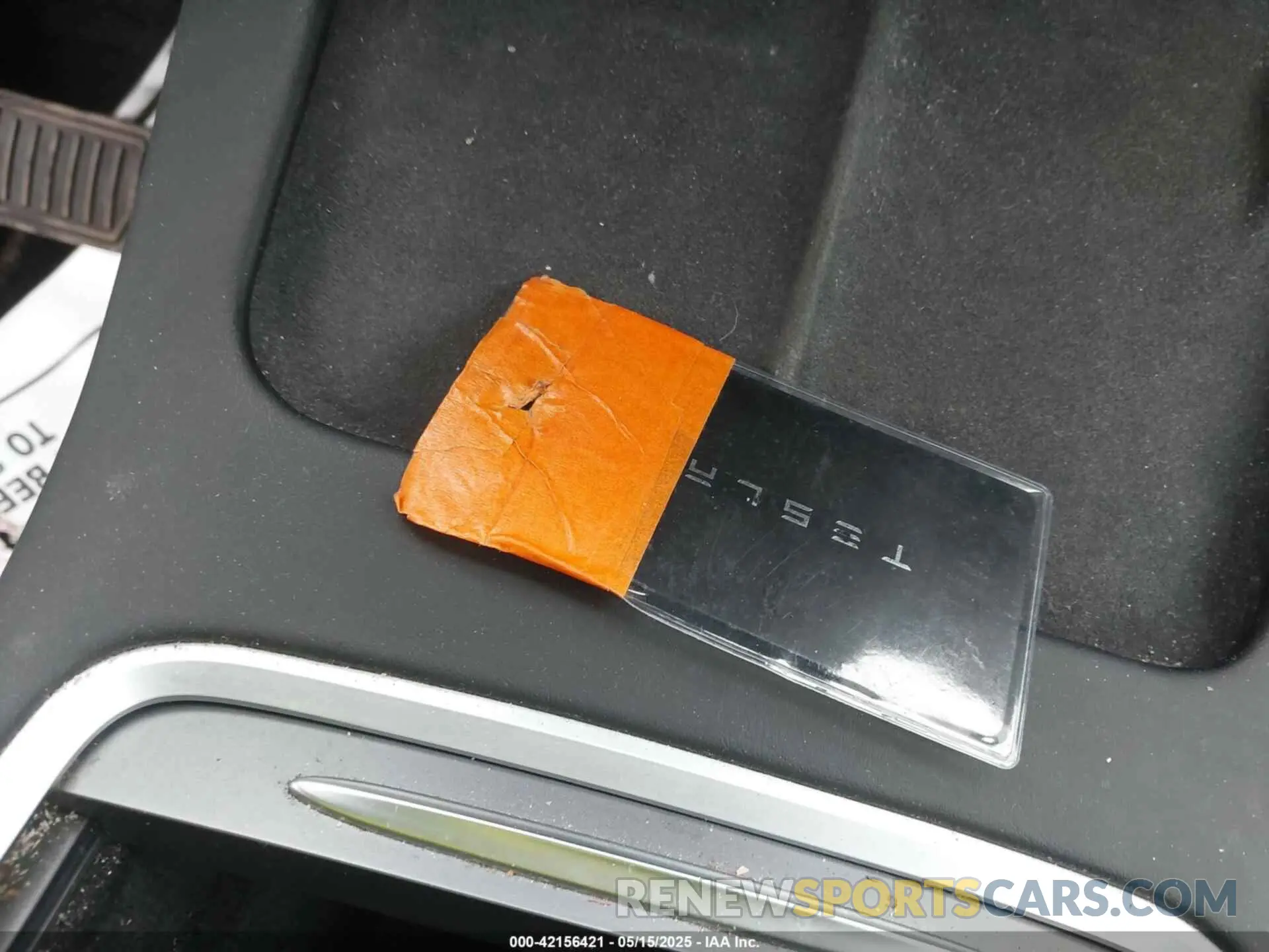 11 Photograph of a damaged car 5YJYGAEE1MF145161 TESLA MODEL Y 2021