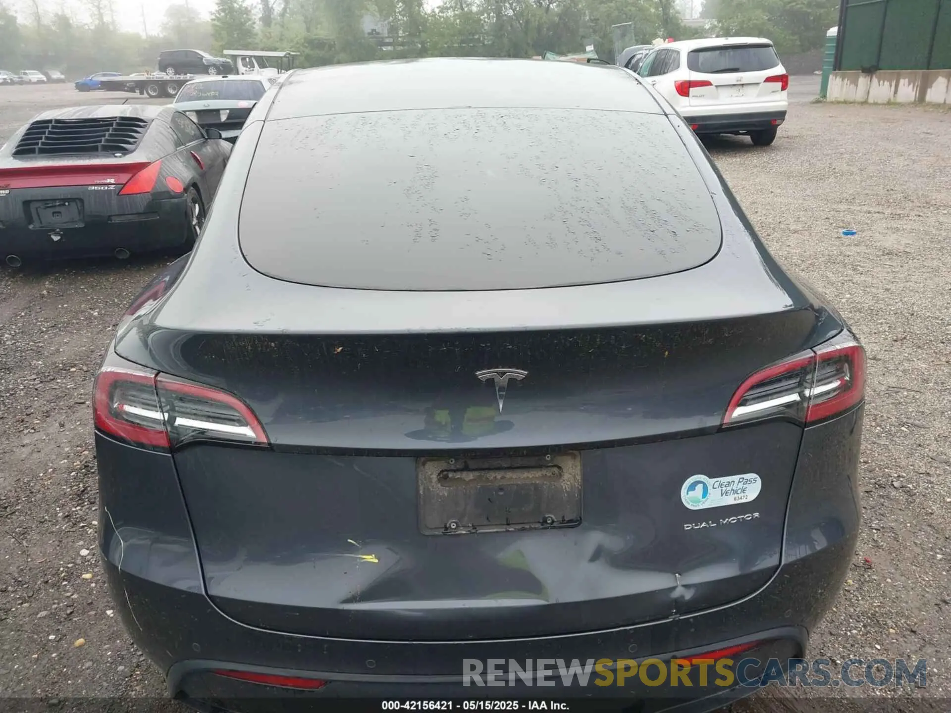 16 Photograph of a damaged car 5YJYGAEE1MF145161 TESLA MODEL Y 2021