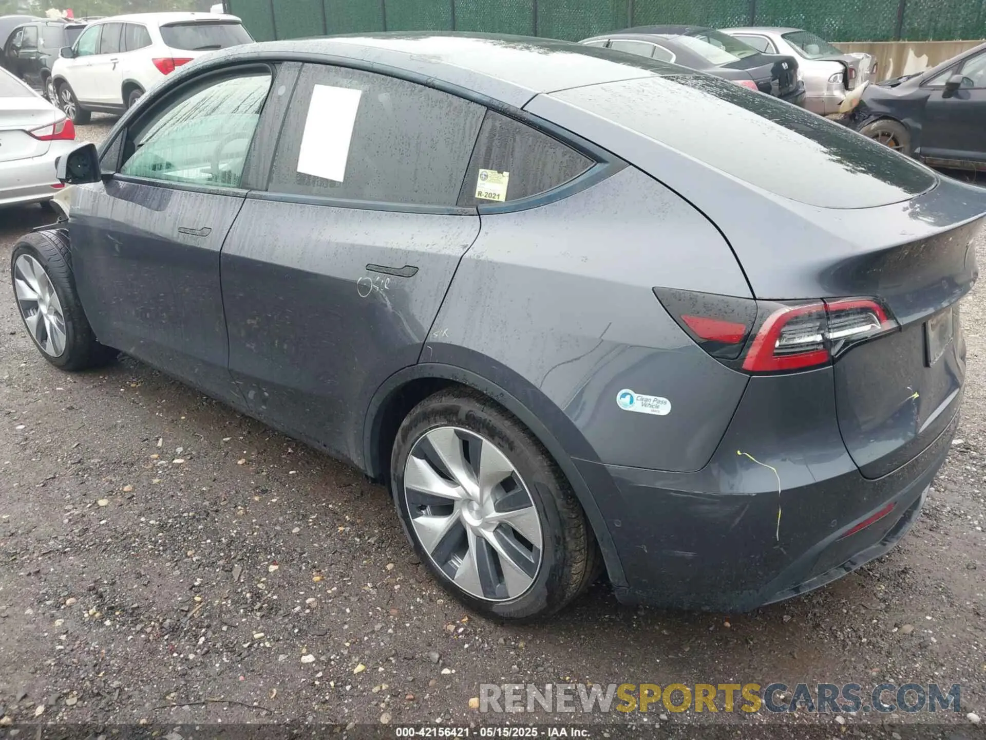 3 Photograph of a damaged car 5YJYGAEE1MF145161 TESLA MODEL Y 2021