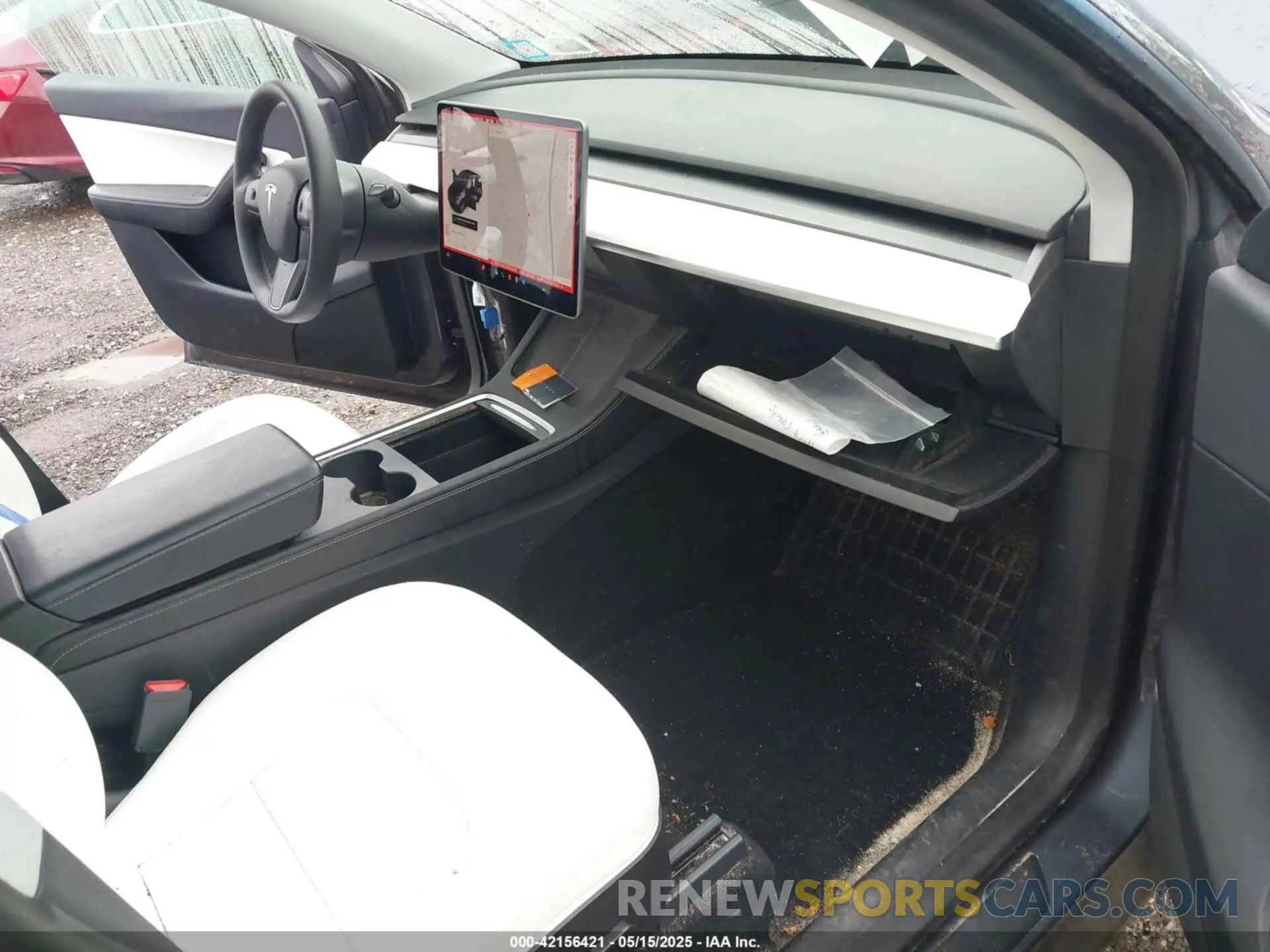 5 Photograph of a damaged car 5YJYGAEE1MF145161 TESLA MODEL Y 2021