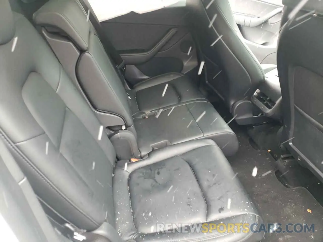 6 Photograph of a damaged car 5YJYGAEE1MF148352 TESLA MODEL Y 2021