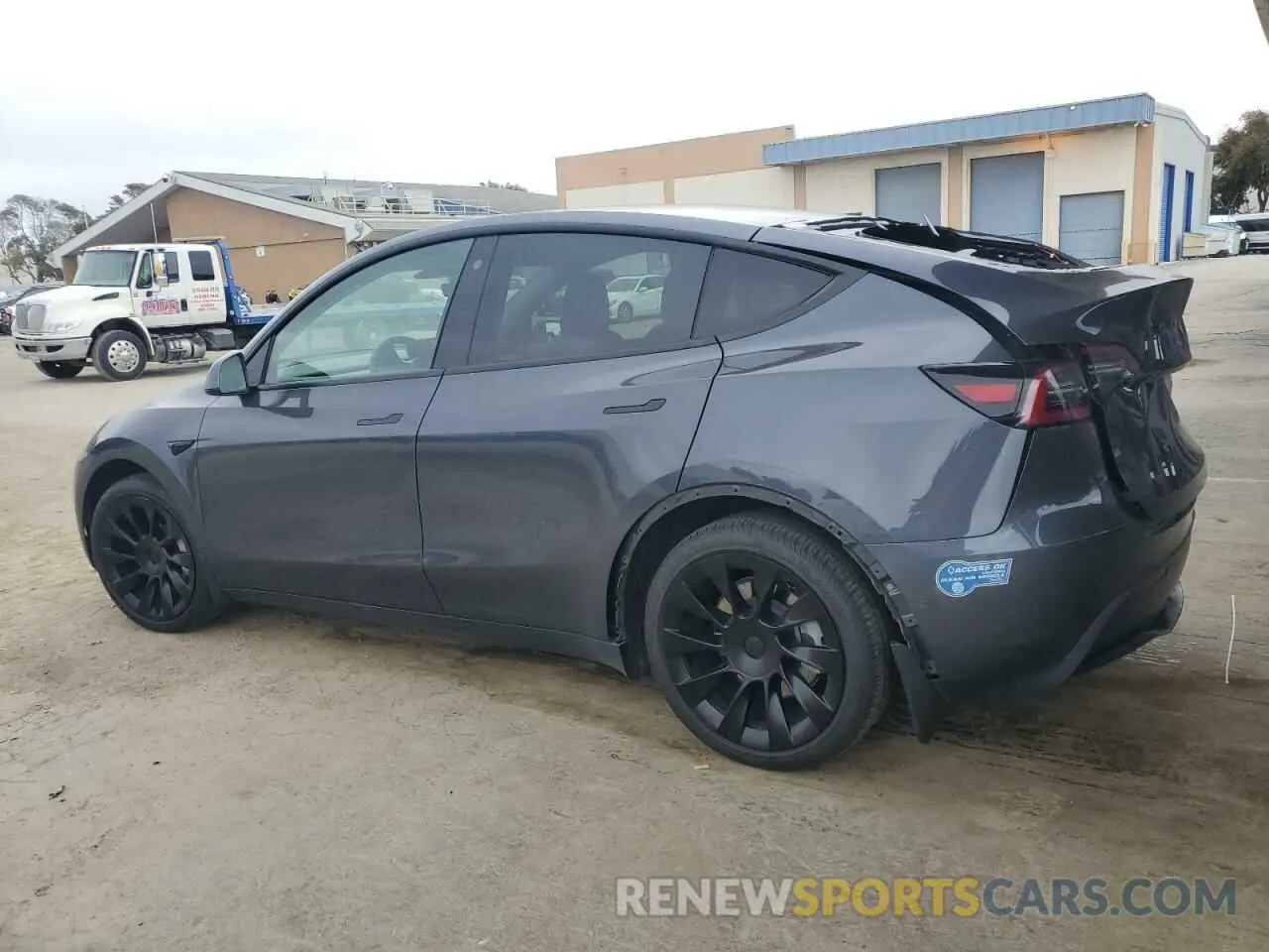 2 Photograph of a damaged car 5YJYGAEE1MF188768 TESLA MODEL Y 2021