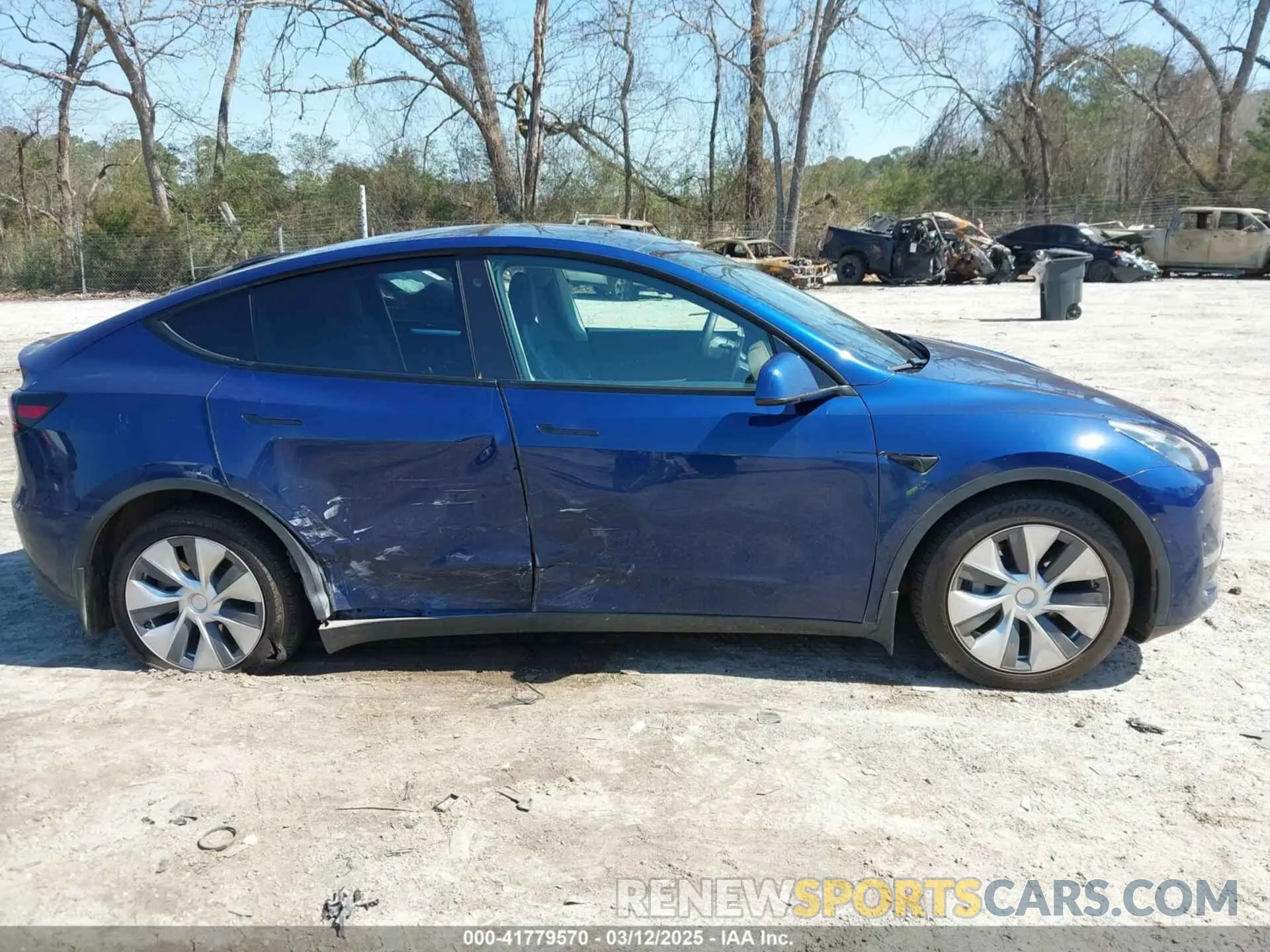 13 Photograph of a damaged car 5YJYGAEE1MF207948 TESLA MODEL Y 2021