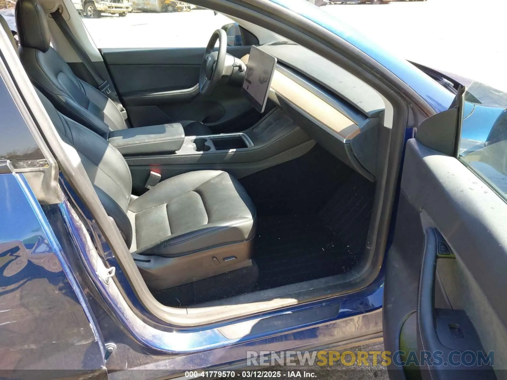 5 Photograph of a damaged car 5YJYGAEE1MF207948 TESLA MODEL Y 2021