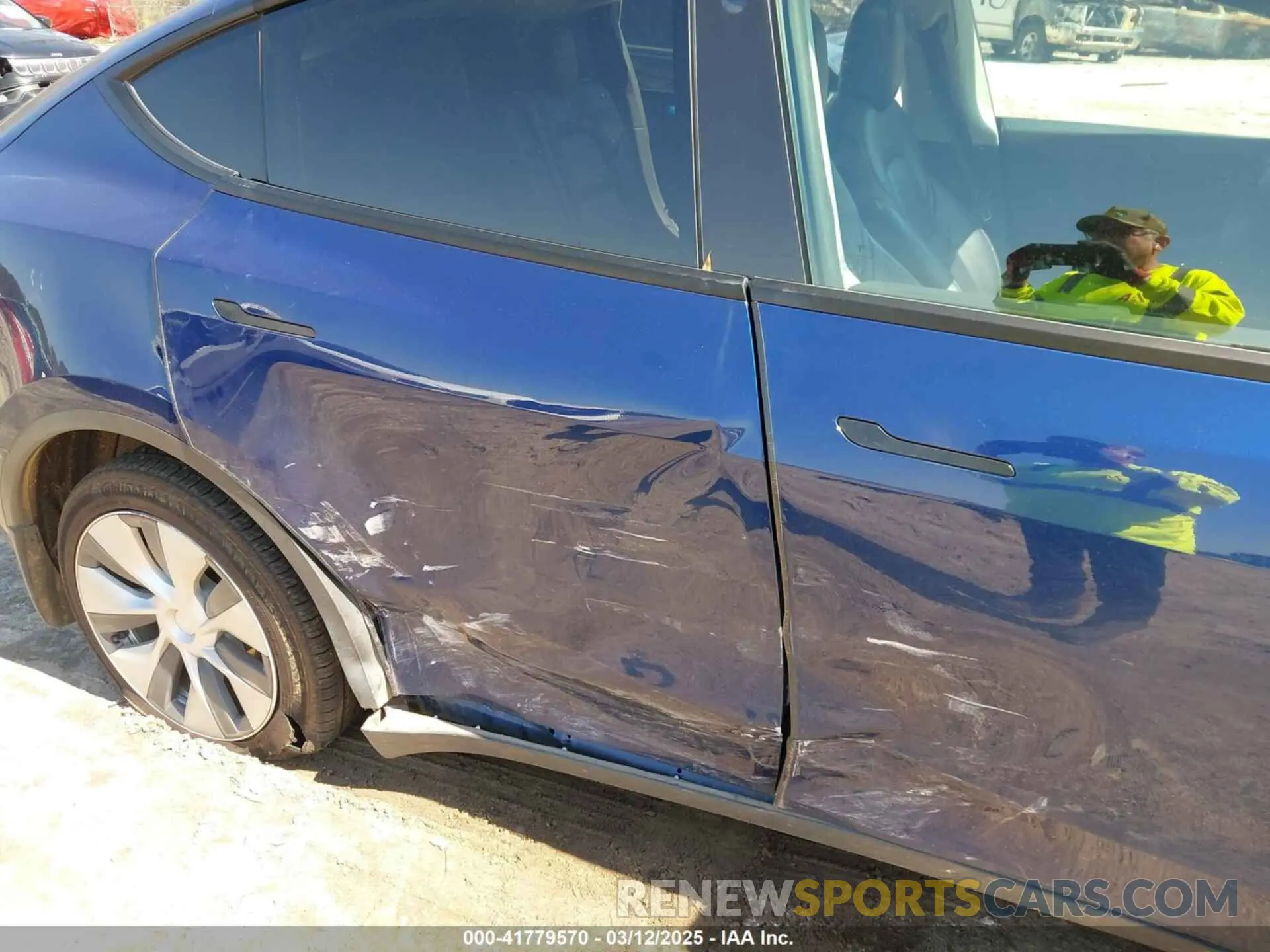 6 Photograph of a damaged car 5YJYGAEE1MF207948 TESLA MODEL Y 2021
