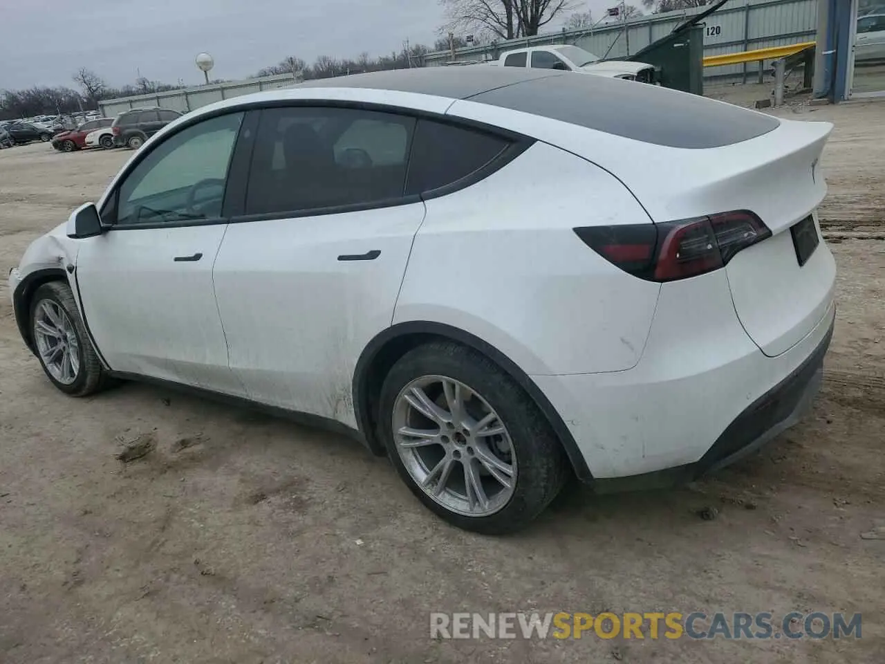 2 Photograph of a damaged car 5YJYGAEE2MF232695 TESLA MODEL Y 2021