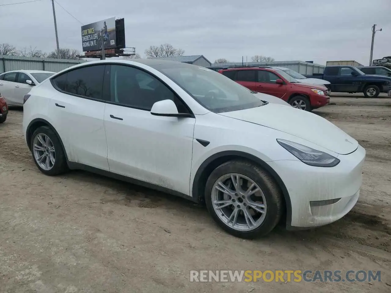 4 Photograph of a damaged car 5YJYGAEE2MF232695 TESLA MODEL Y 2021