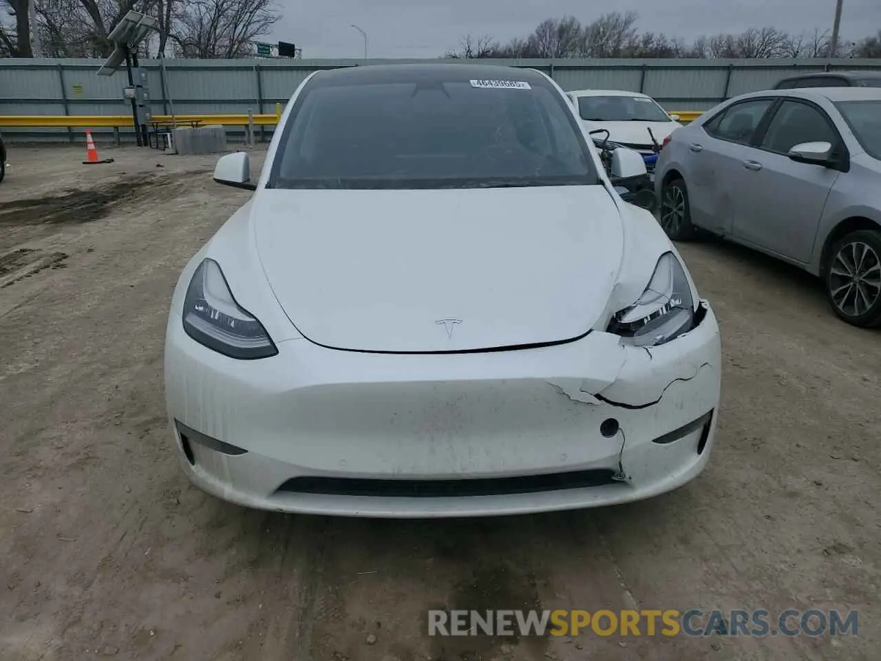 5 Photograph of a damaged car 5YJYGAEE2MF232695 TESLA MODEL Y 2021