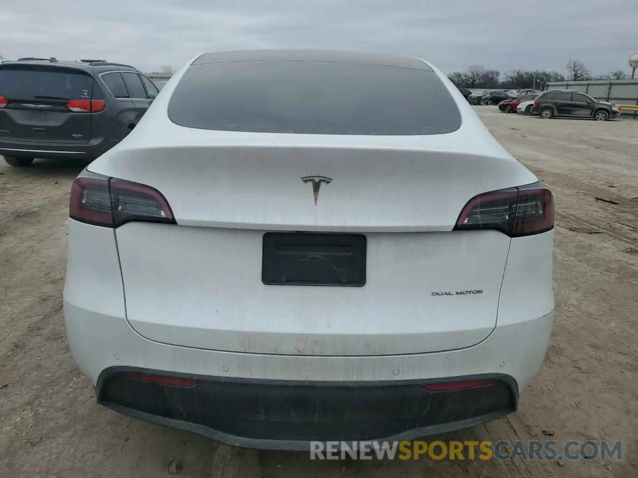6 Photograph of a damaged car 5YJYGAEE2MF232695 TESLA MODEL Y 2021