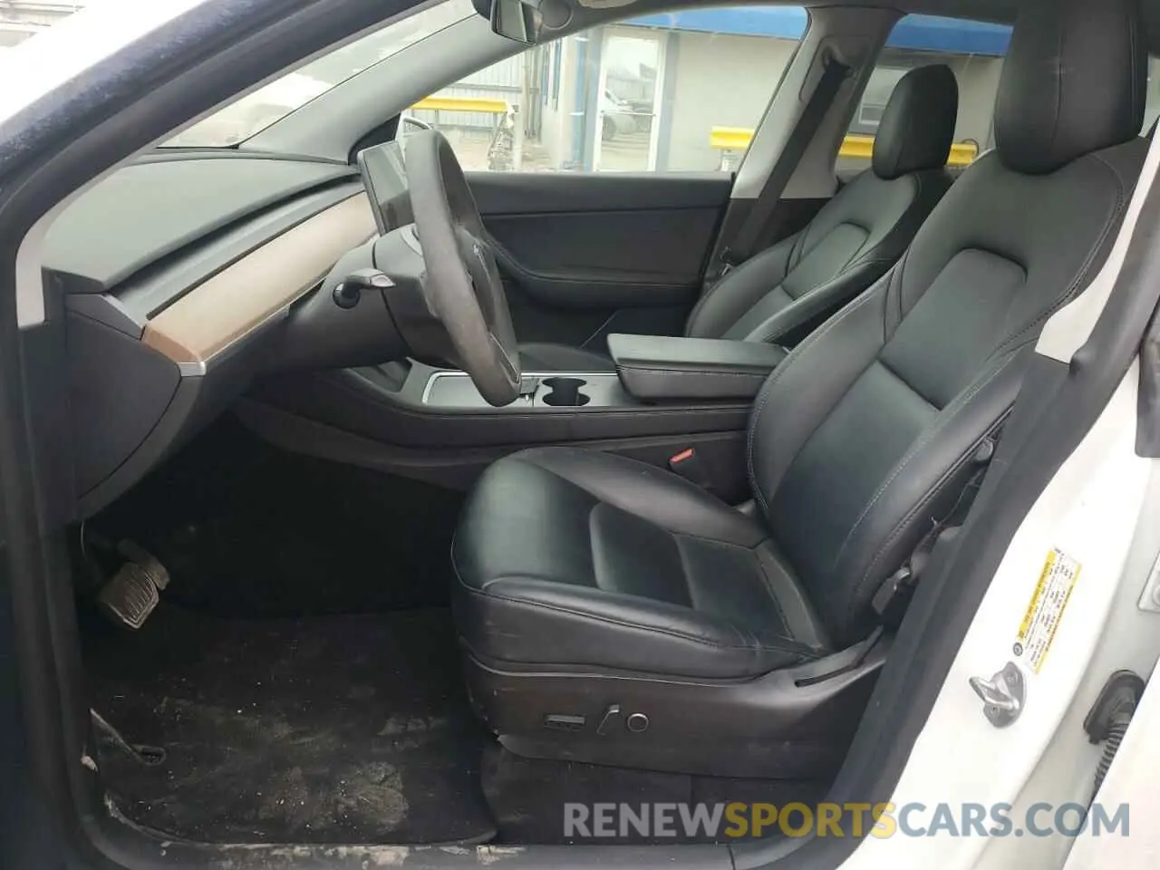7 Photograph of a damaged car 5YJYGAEE2MF232695 TESLA MODEL Y 2021