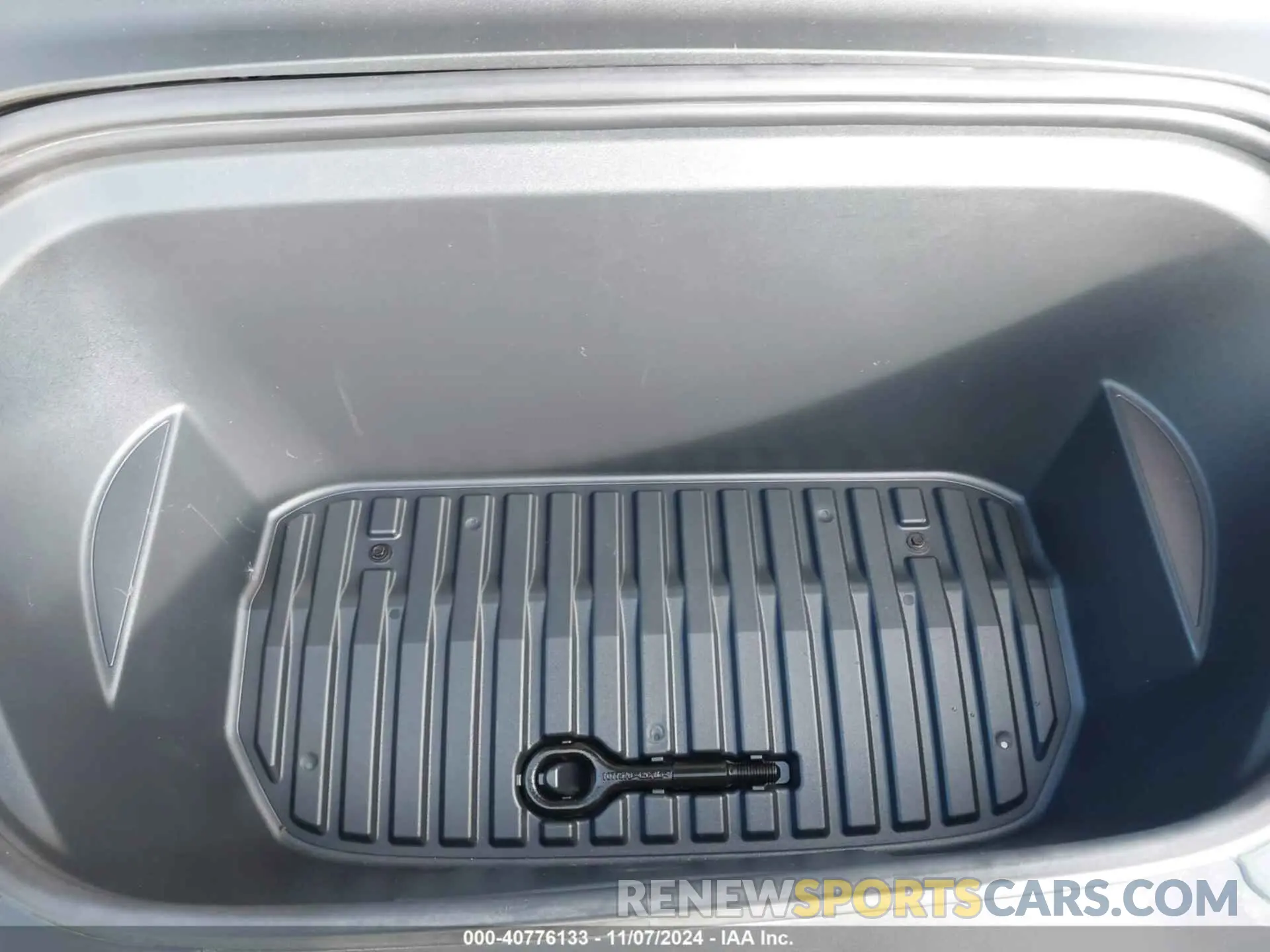 10 Photograph of a damaged car 5YJYGAEE2MF273201 TESLA MODEL Y 2021