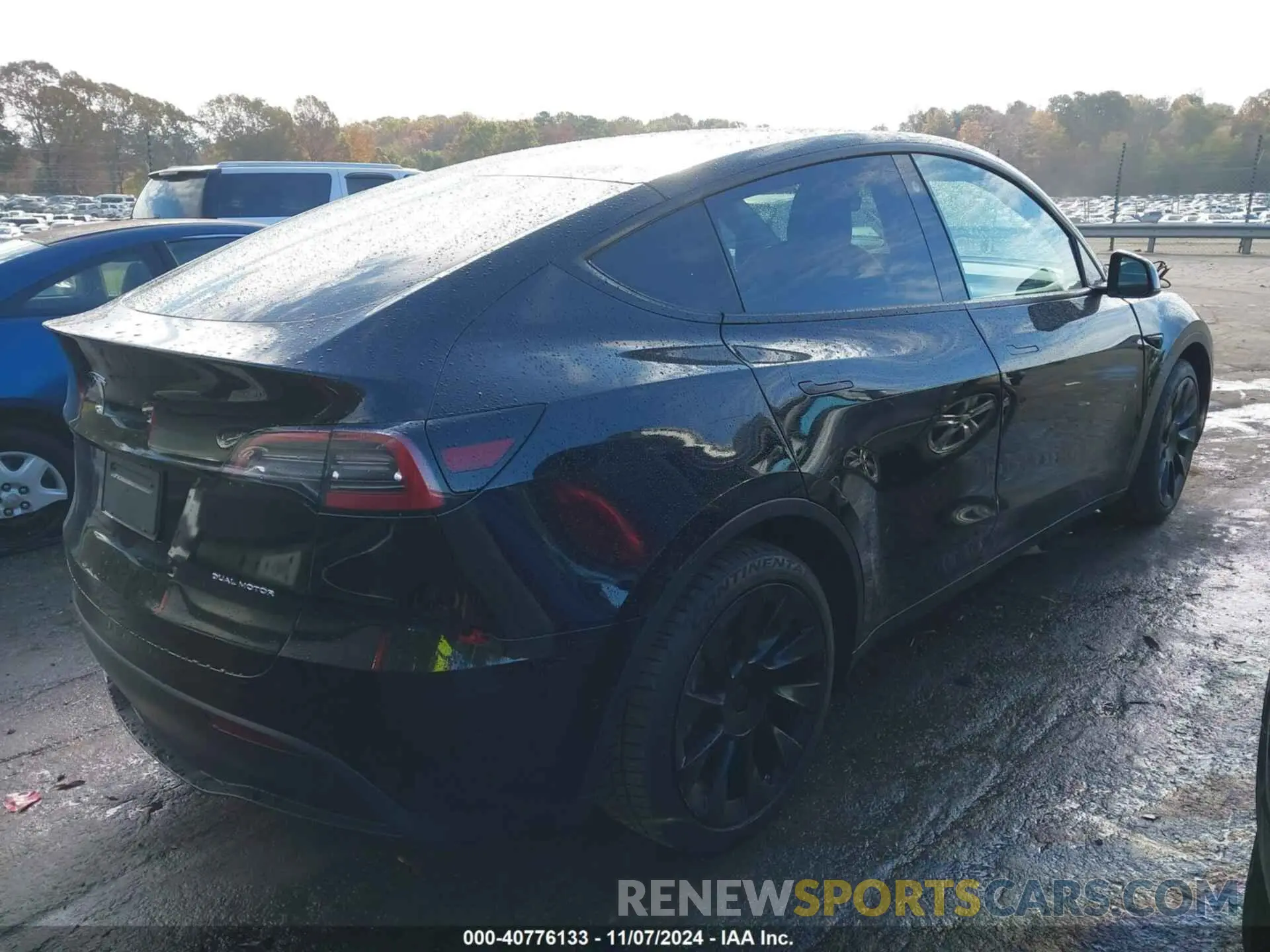 4 Photograph of a damaged car 5YJYGAEE2MF273201 TESLA MODEL Y 2021