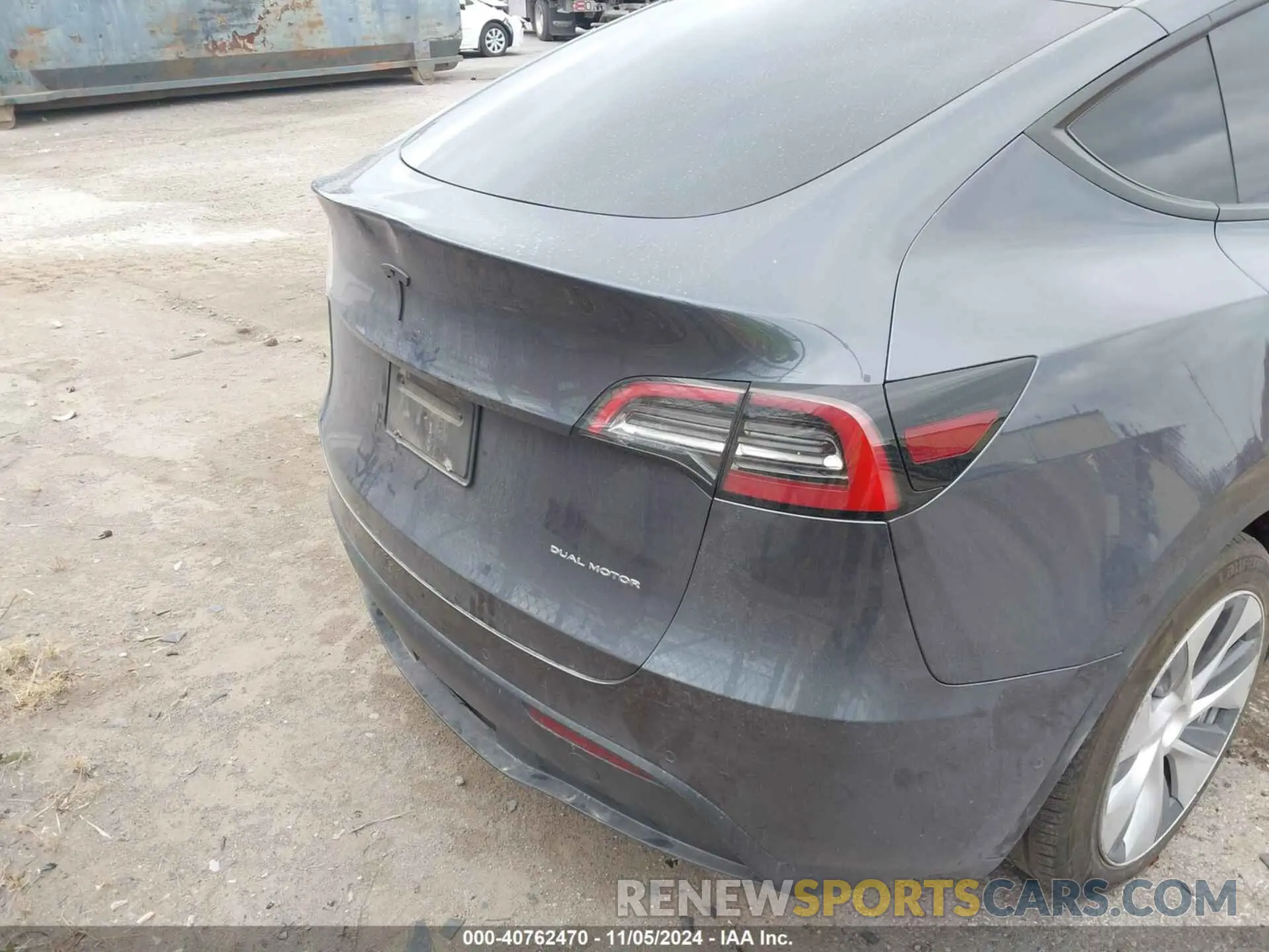 4 Photograph of a damaged car 5YJYGAEE2MF299930 TESLA MODEL Y 2021