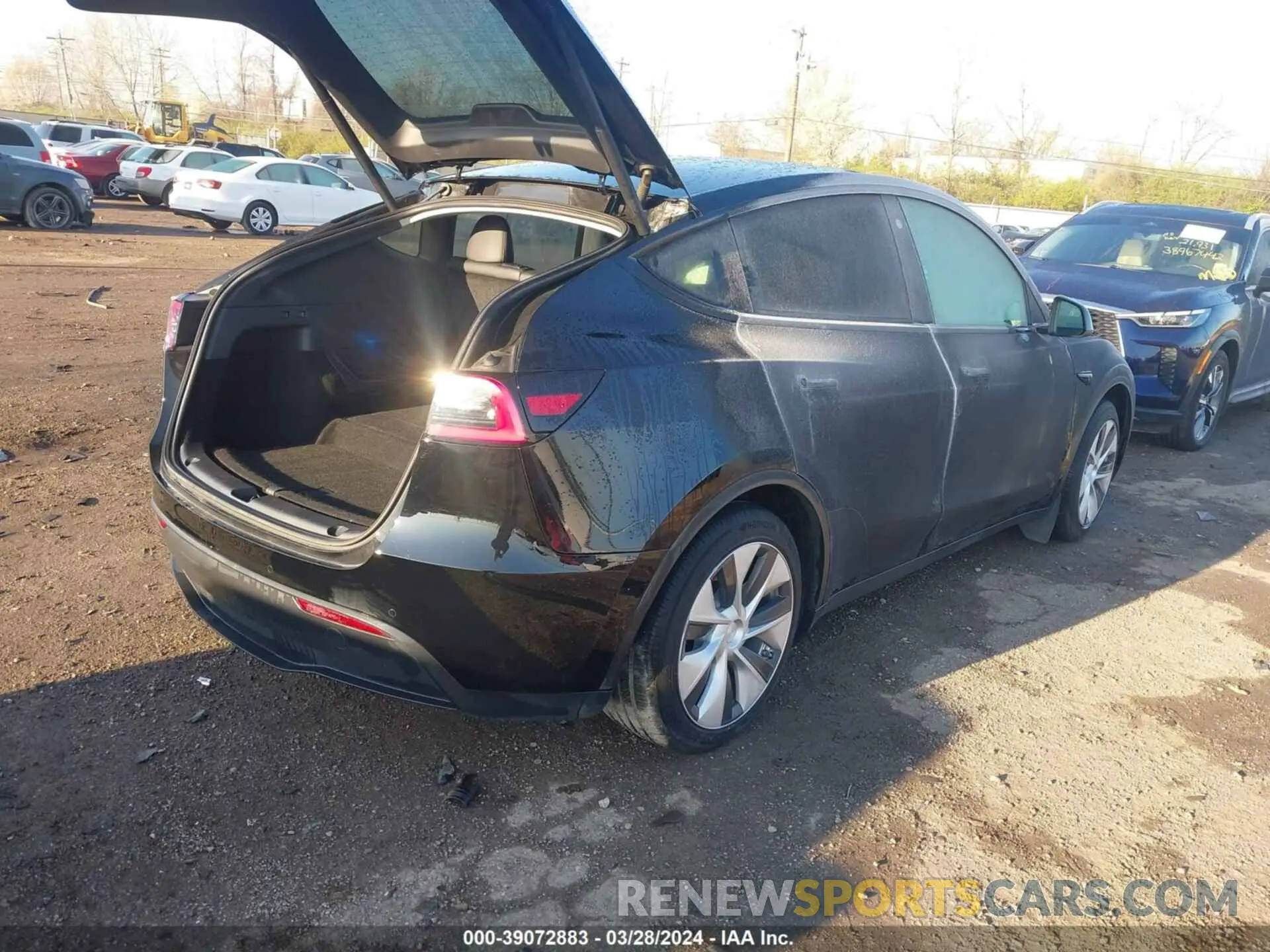 4 Photograph of a damaged car 5YJYGAEE4MF188117 TESLA MODEL Y 2021