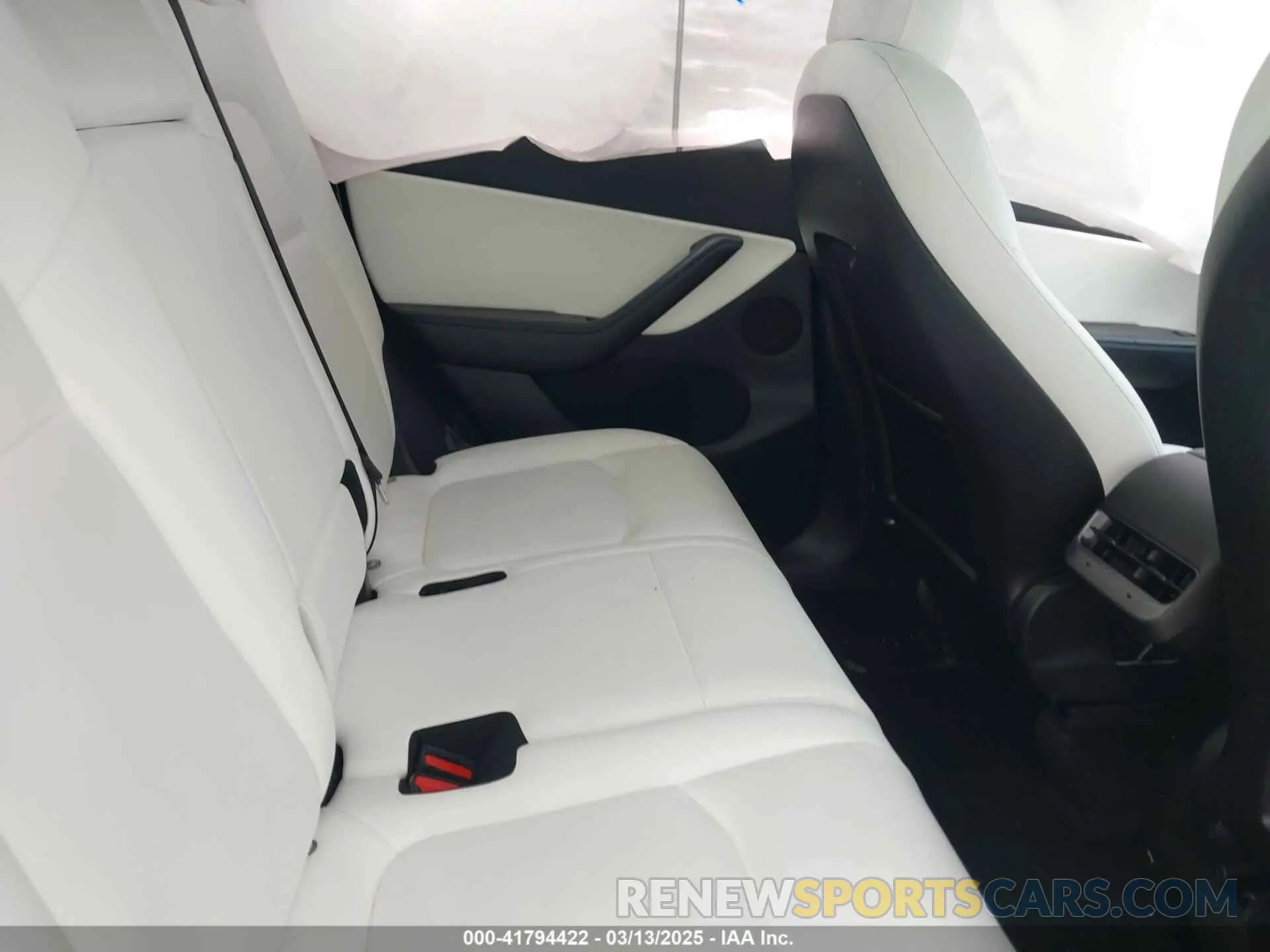 8 Photograph of a damaged car 5YJYGAEE4MF225134 TESLA MODEL Y 2021