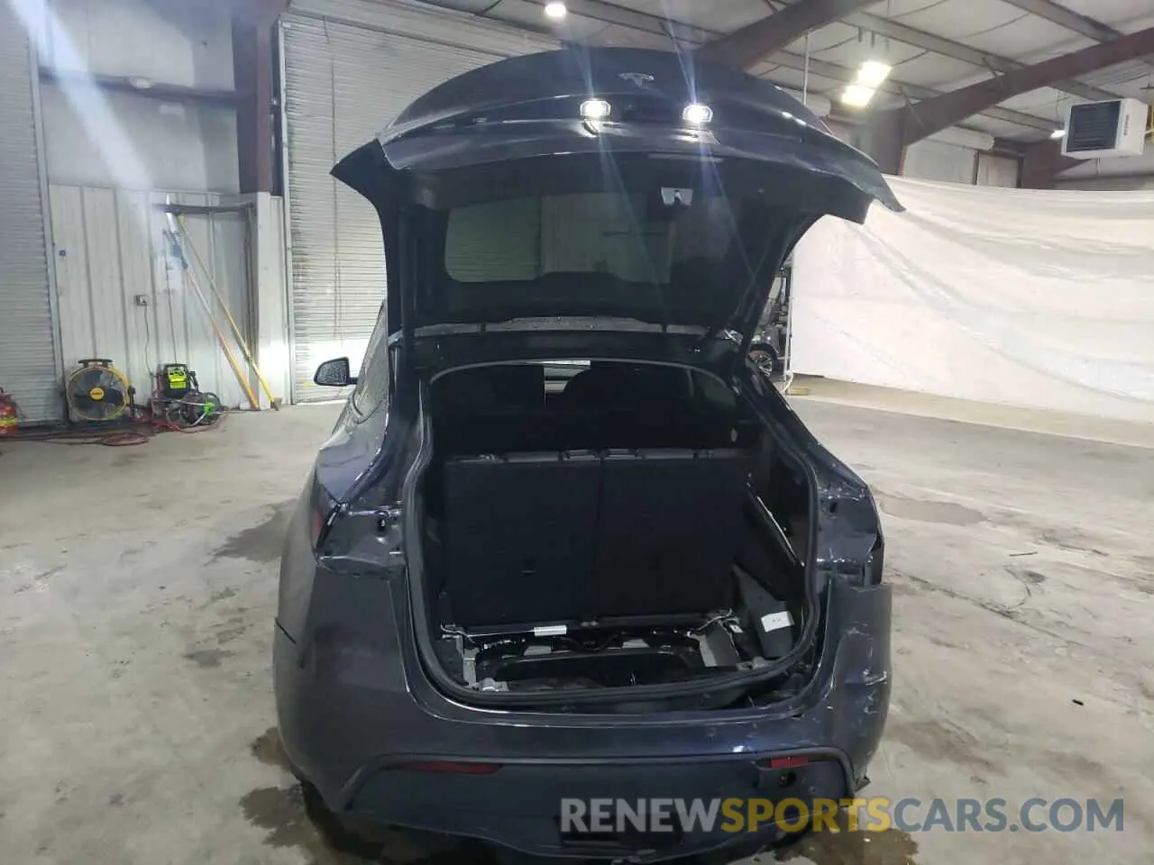 6 Photograph of a damaged car 5YJYGAEE4MF286600 TESLA MODEL Y 2021