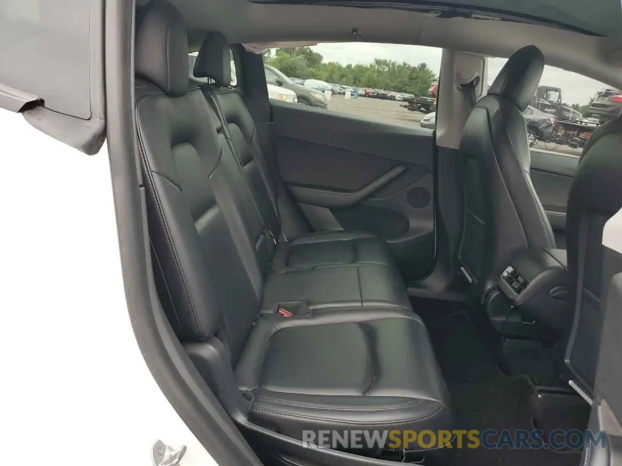 10 Photograph of a damaged car 5YJYGAEE4MF297743 TESLA MODEL Y 2021