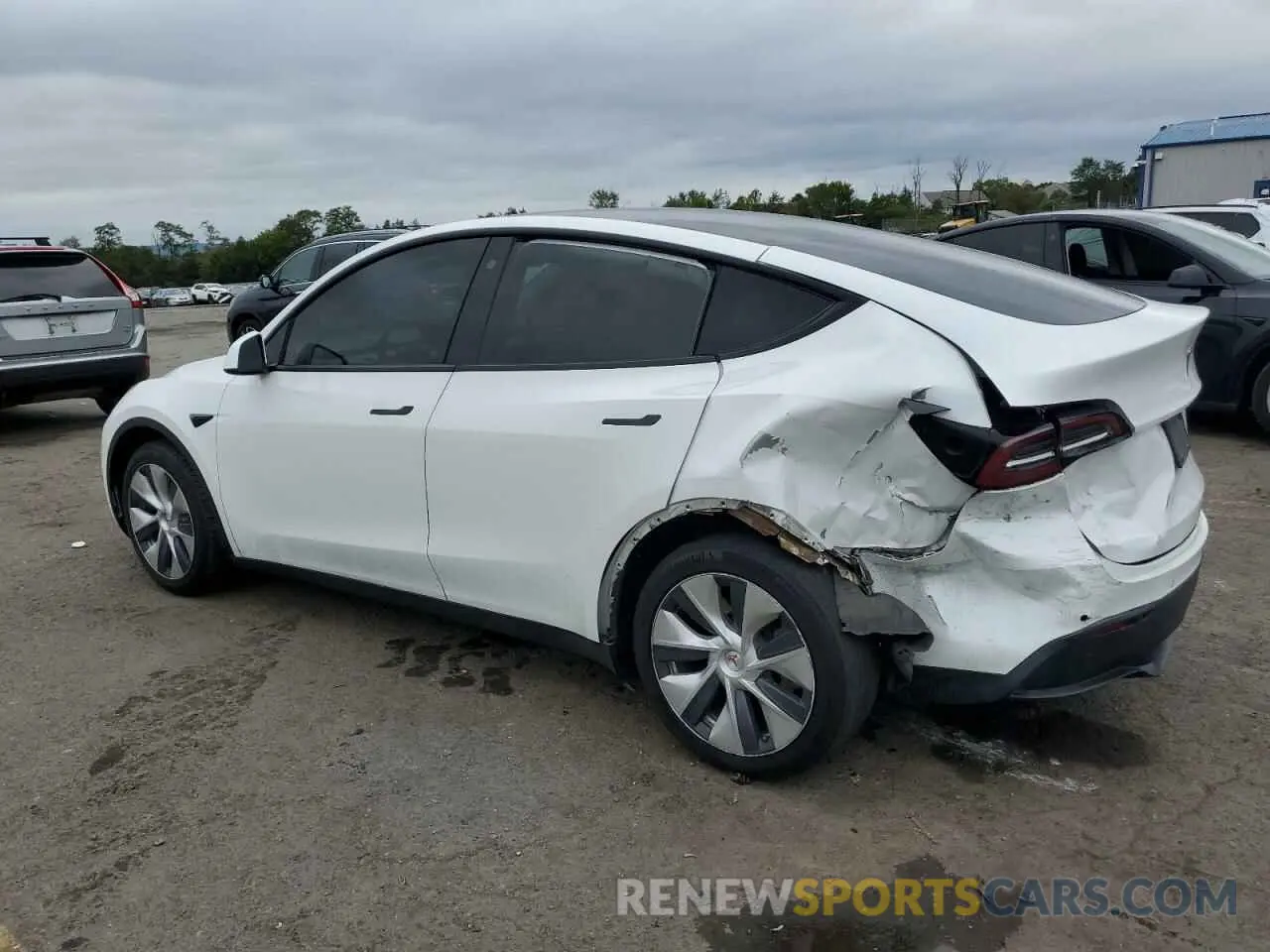 2 Photograph of a damaged car 5YJYGAEE4MF297743 TESLA MODEL Y 2021
