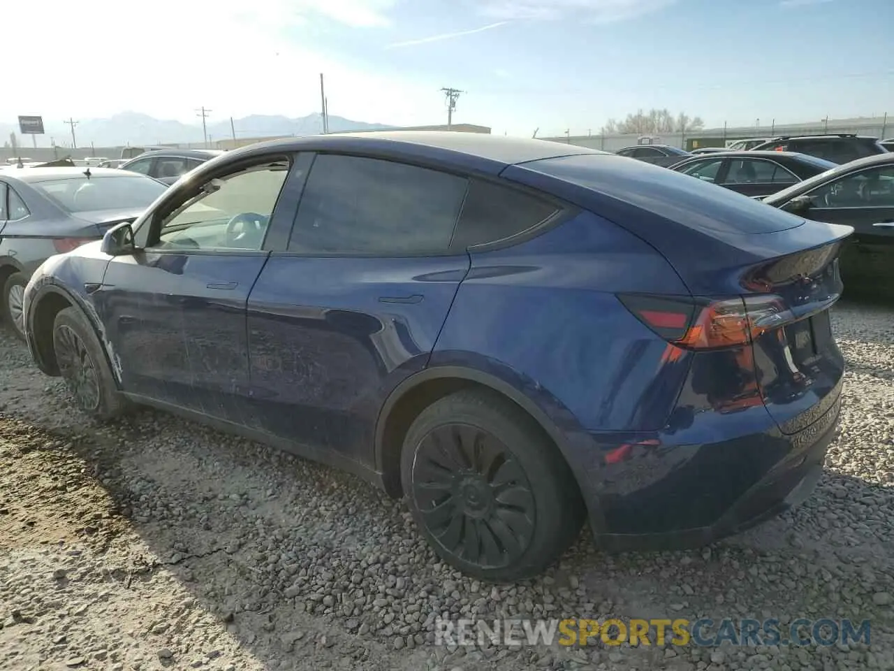 2 Photograph of a damaged car 5YJYGAEE4MF303864 TESLA MODEL Y 2021