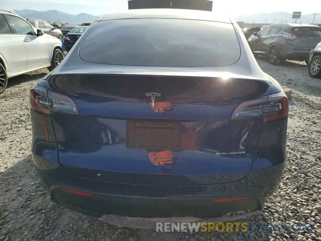 6 Photograph of a damaged car 5YJYGAEE4MF303864 TESLA MODEL Y 2021
