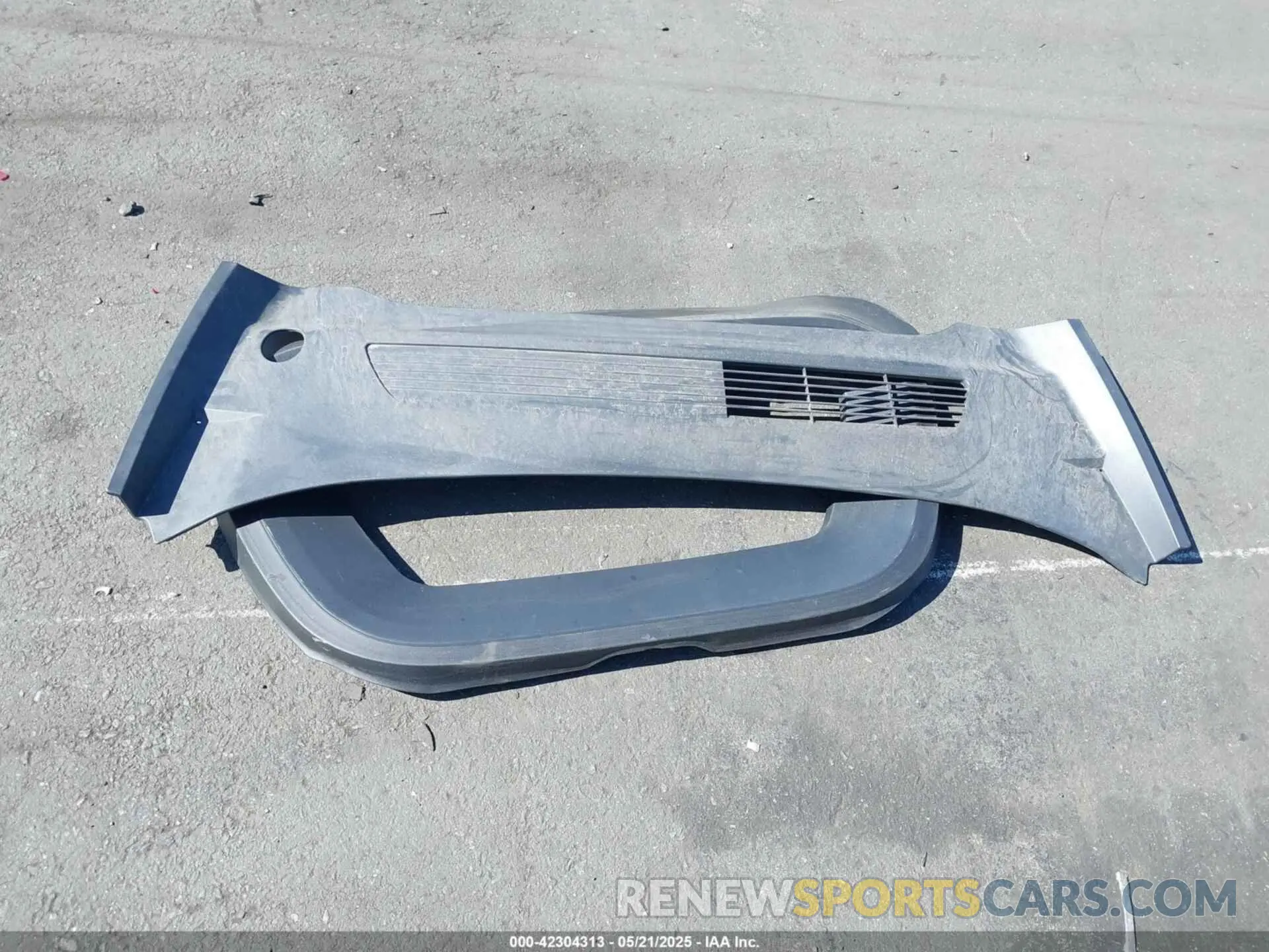 12 Photograph of a damaged car 5YJYGAEE5MF189275 TESLA MODEL Y 2021