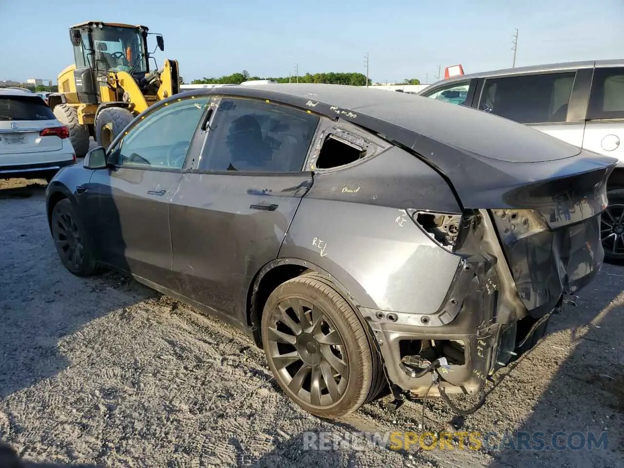 2 Photograph of a damaged car 5YJYGAEE5MF211422 TESLA MODEL Y 2021