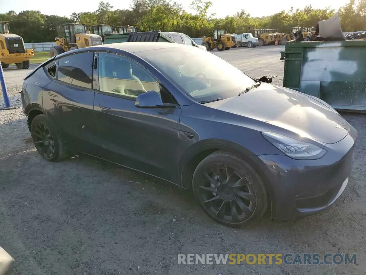 4 Photograph of a damaged car 5YJYGAEE5MF211422 TESLA MODEL Y 2021