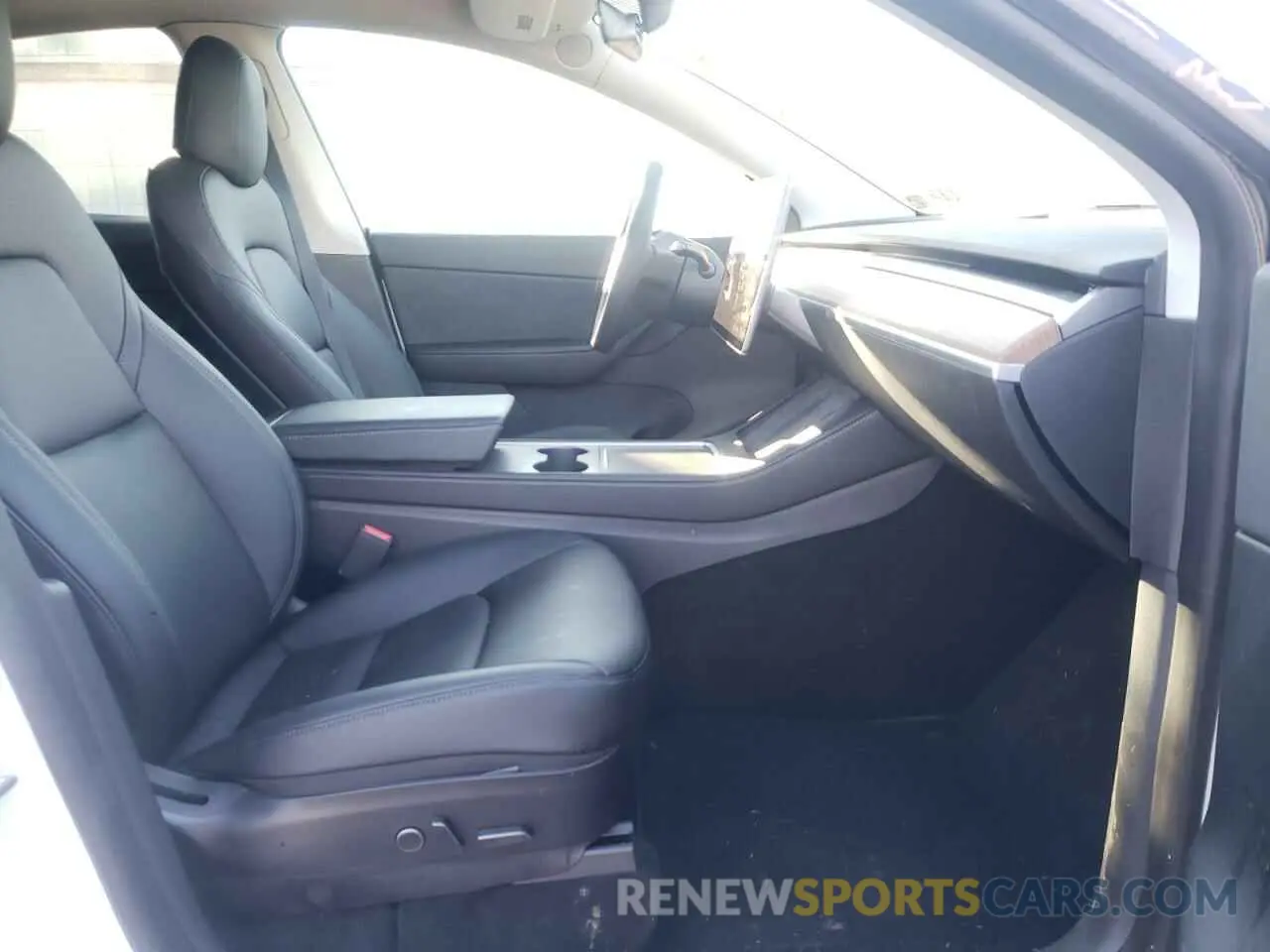 5 Photograph of a damaged car 5YJYGAEE6MF185977 TESLA MODEL Y 2021