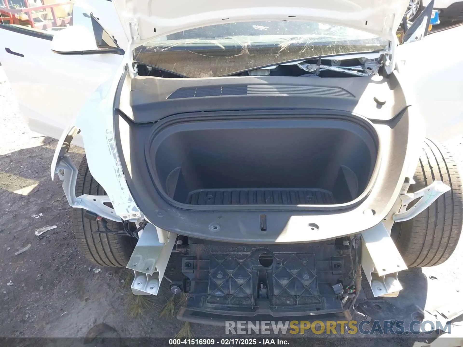 10 Photograph of a damaged car 5YJYGAEE6MF196610 TESLA MODEL Y 2021