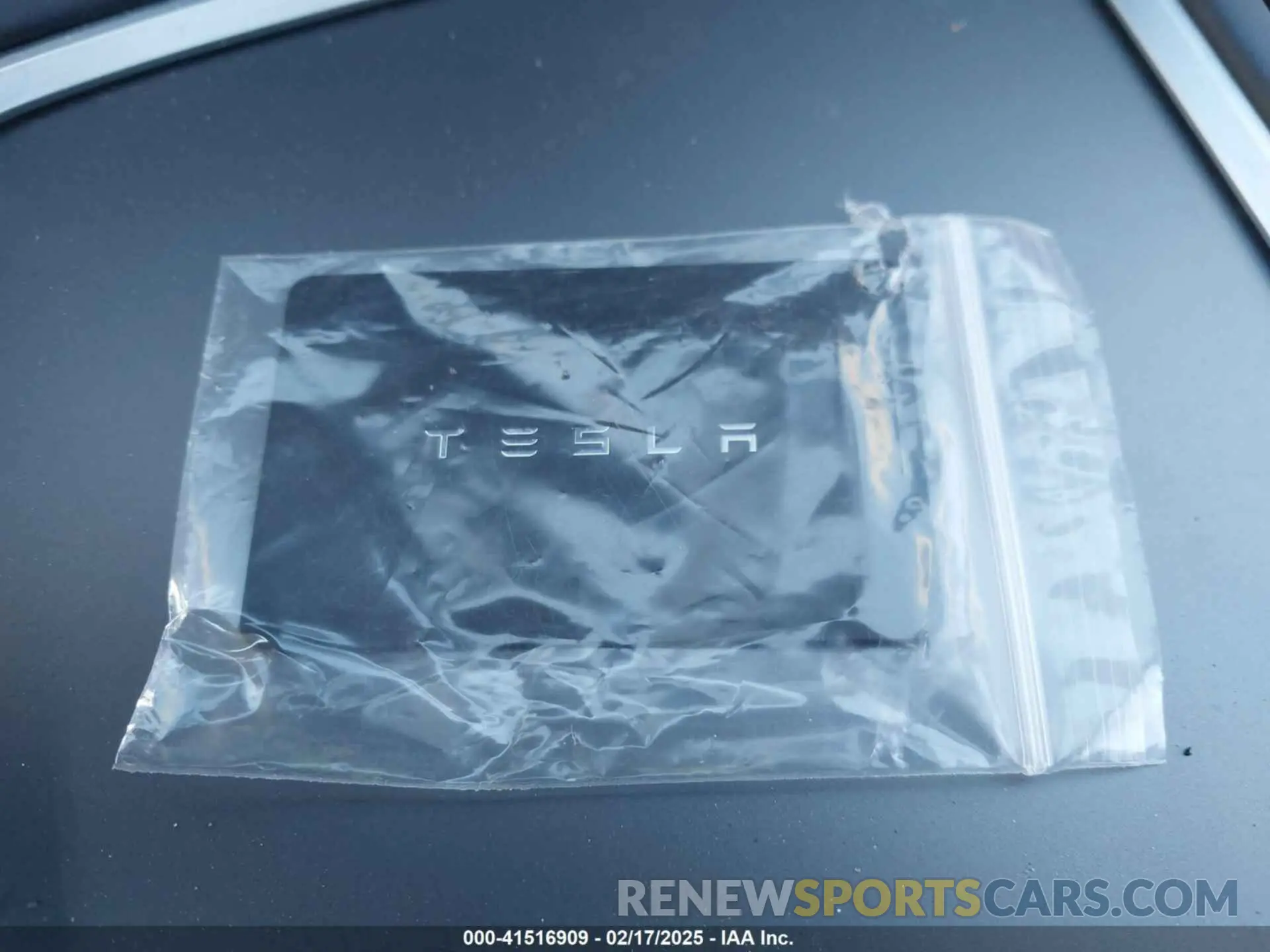 11 Photograph of a damaged car 5YJYGAEE6MF196610 TESLA MODEL Y 2021