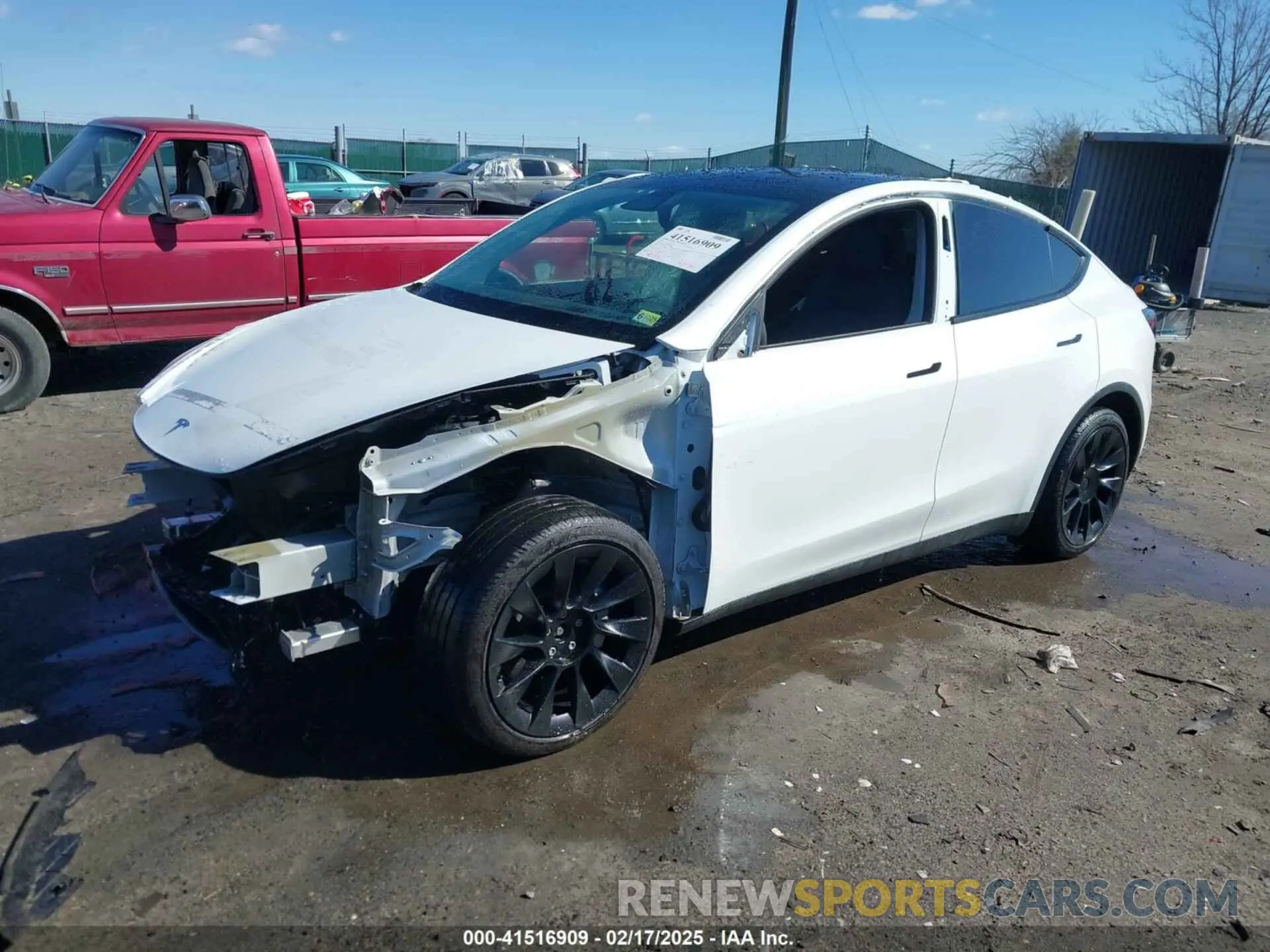 2 Photograph of a damaged car 5YJYGAEE6MF196610 TESLA MODEL Y 2021