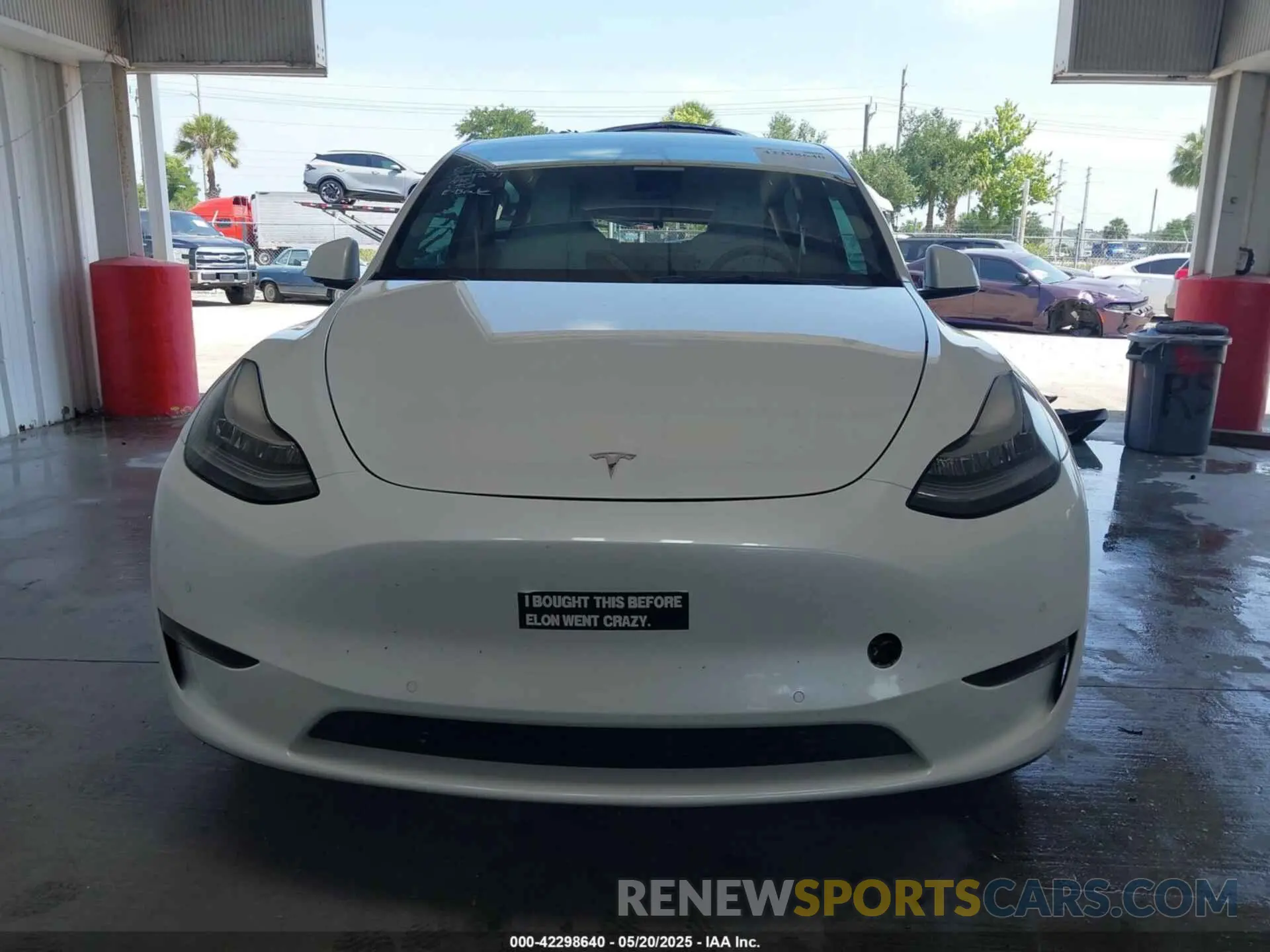 12 Photograph of a damaged car 5YJYGAEE6MF202406 TESLA MODEL Y 2021