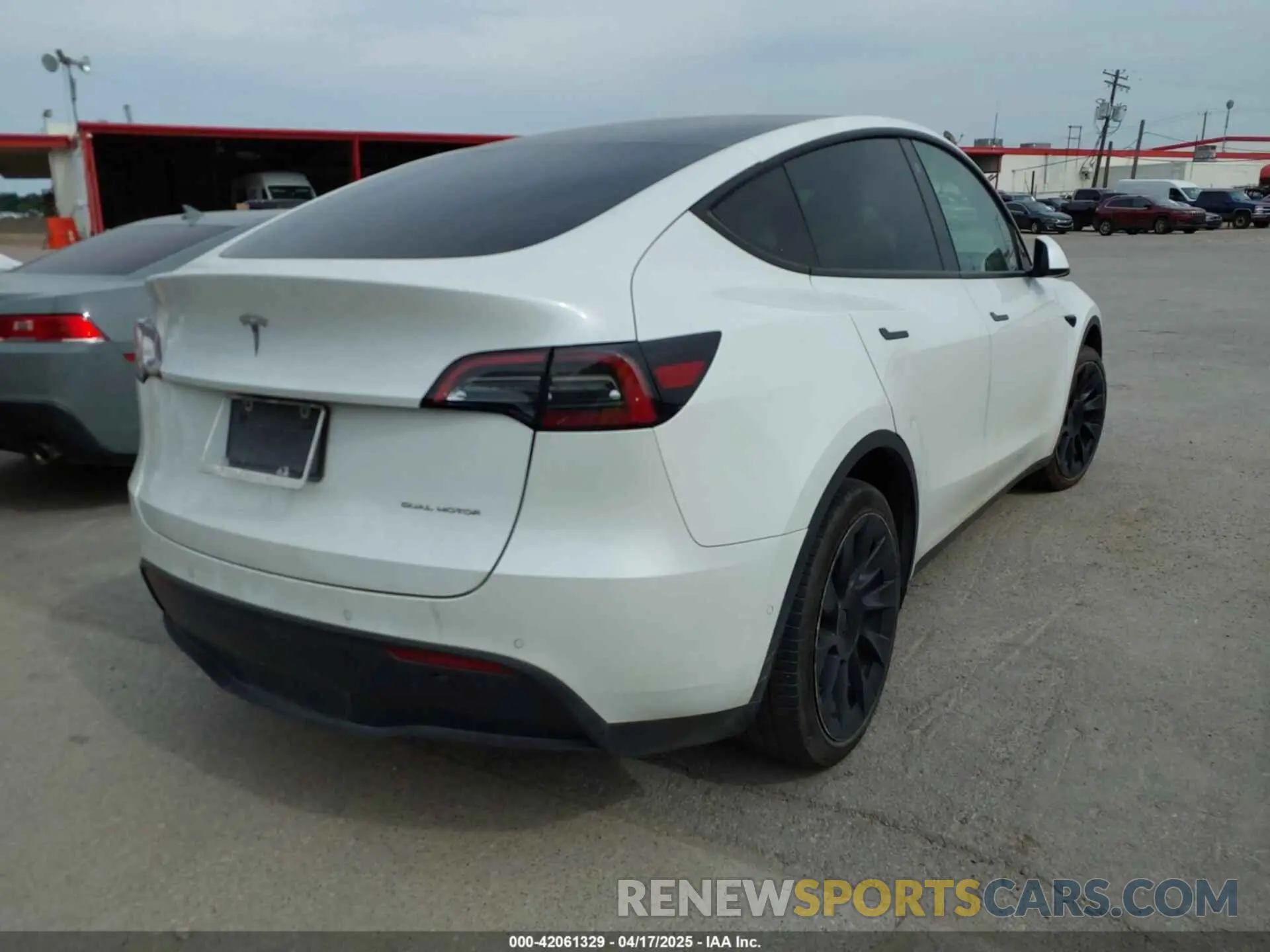 4 Фотография поврежденного автомобиля 5YJYGAEE6MF212241 TESLA MODEL Y 2021