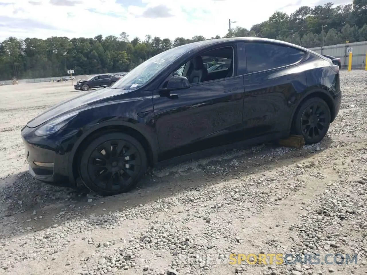 1 Фотография поврежденного автомобиля 5YJYGAEE7MF260881 TESLA MODEL Y 2021