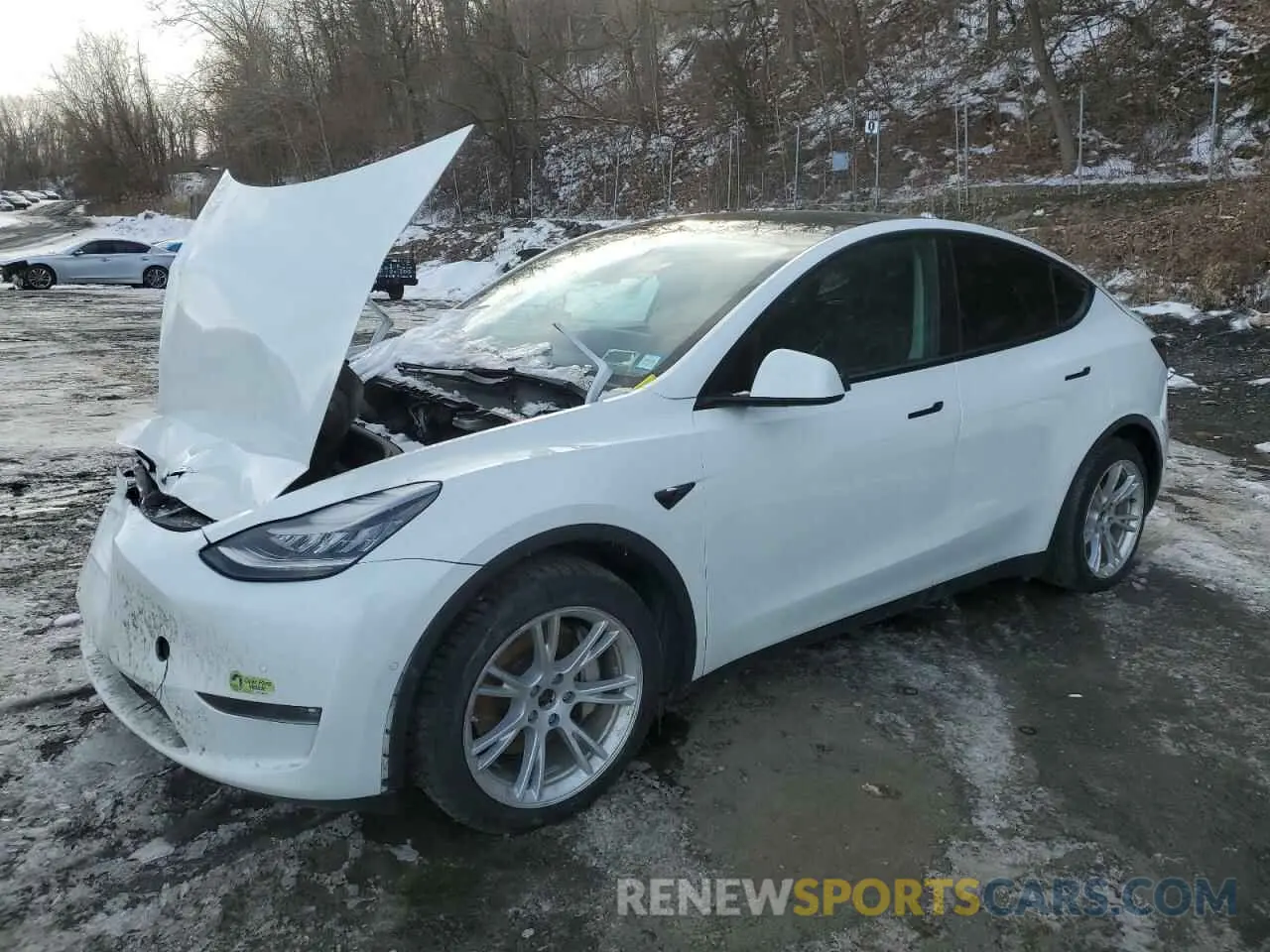 1 Фотография поврежденного автомобиля 5YJYGAEE7MF281875 TESLA MODEL Y 2021