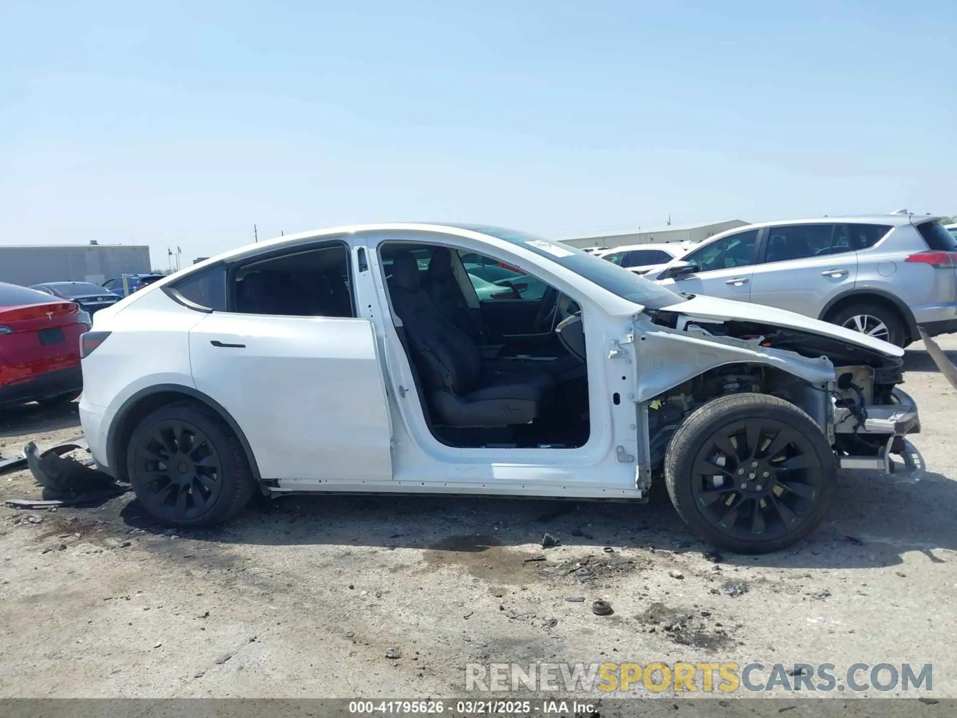 14 Фотография поврежденного автомобиля 5YJYGAEE8MF187987 TESLA MODEL Y 2021