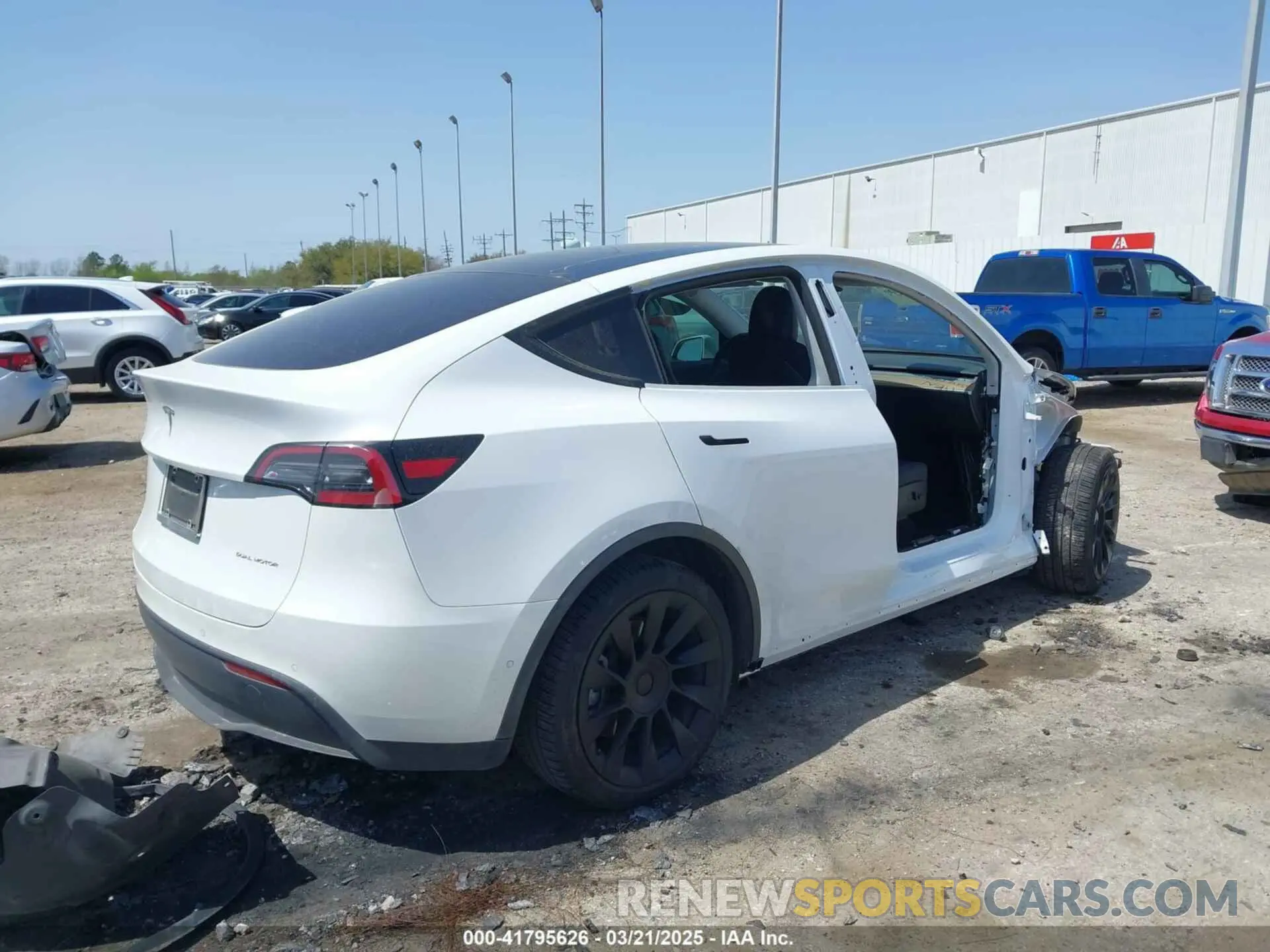 4 Фотография поврежденного автомобиля 5YJYGAEE8MF187987 TESLA MODEL Y 2021