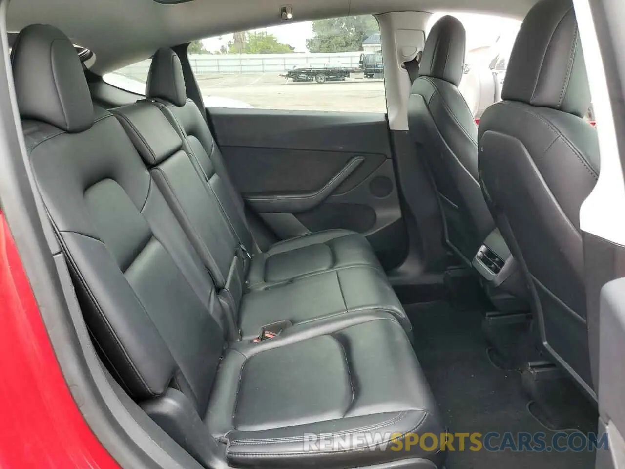 11 Photograph of a damaged car 5YJYGAEE8MF271176 TESLA MODEL Y 2021