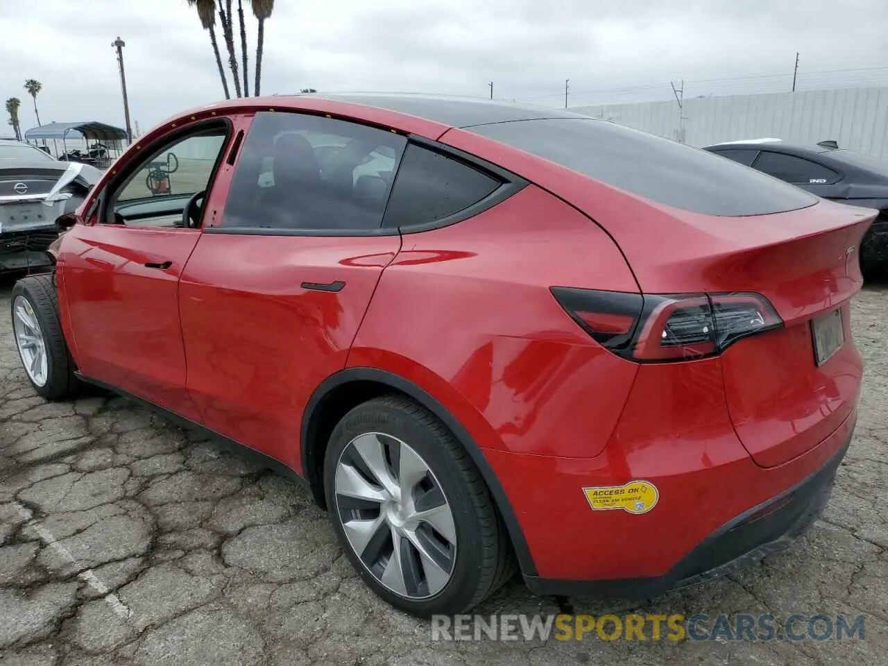 2 Photograph of a damaged car 5YJYGAEE8MF271176 TESLA MODEL Y 2021