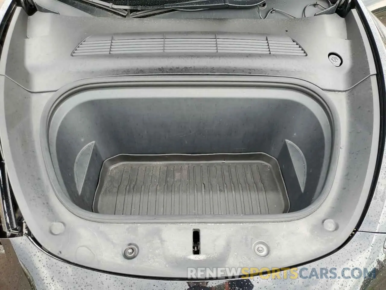 12 Photograph of a damaged car 5YJYGAEE9MF187688 TESLA MODEL Y 2021