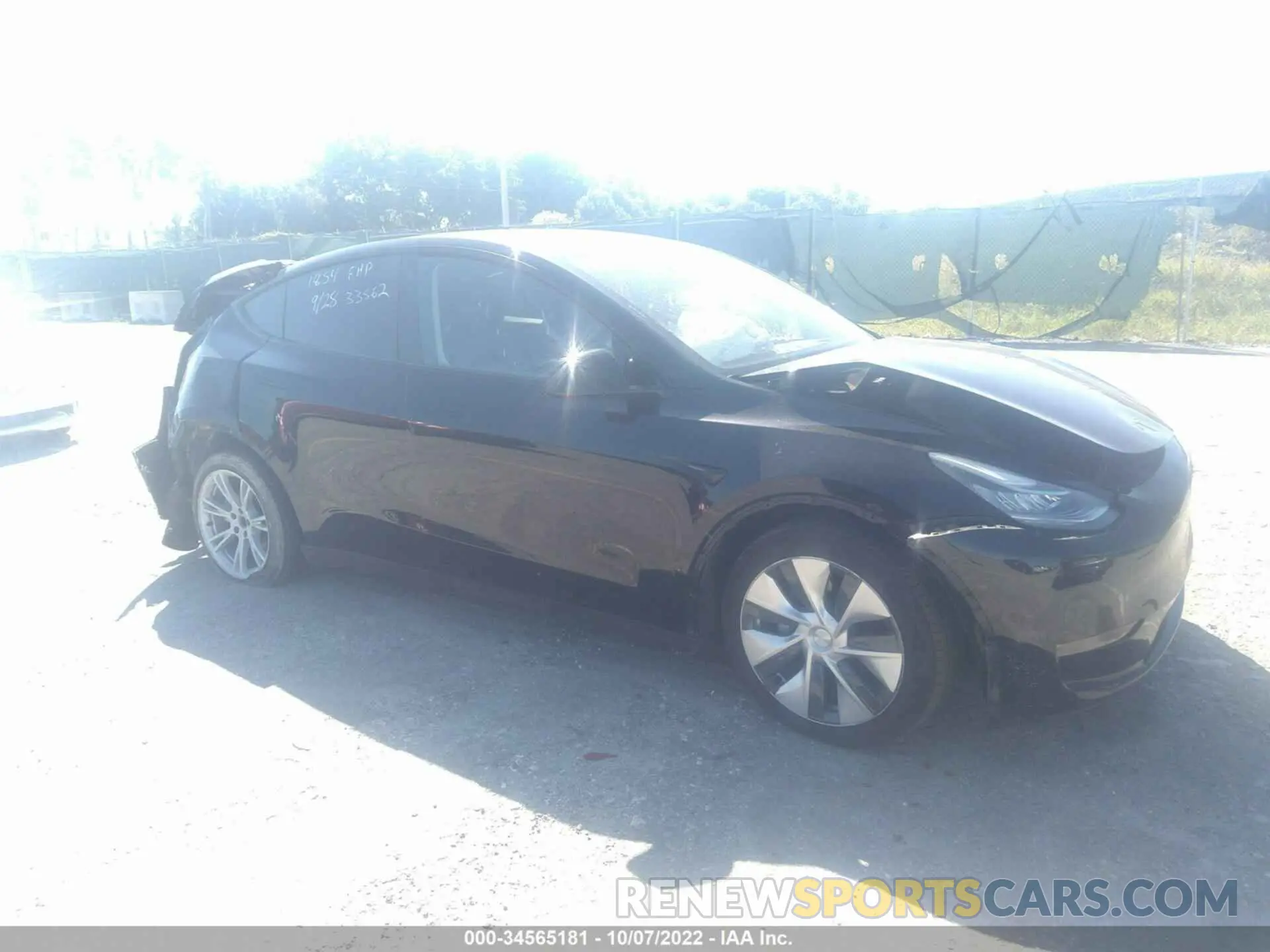 1 Фотография поврежденного автомобиля 5YJYGAEE9MF261854 TESLA MODEL Y 2021