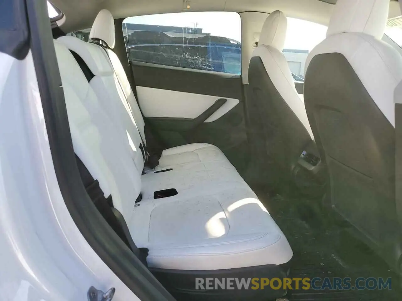 10 Photograph of a damaged car 5YJYGAEEXMF151489 TESLA MODEL Y 2021