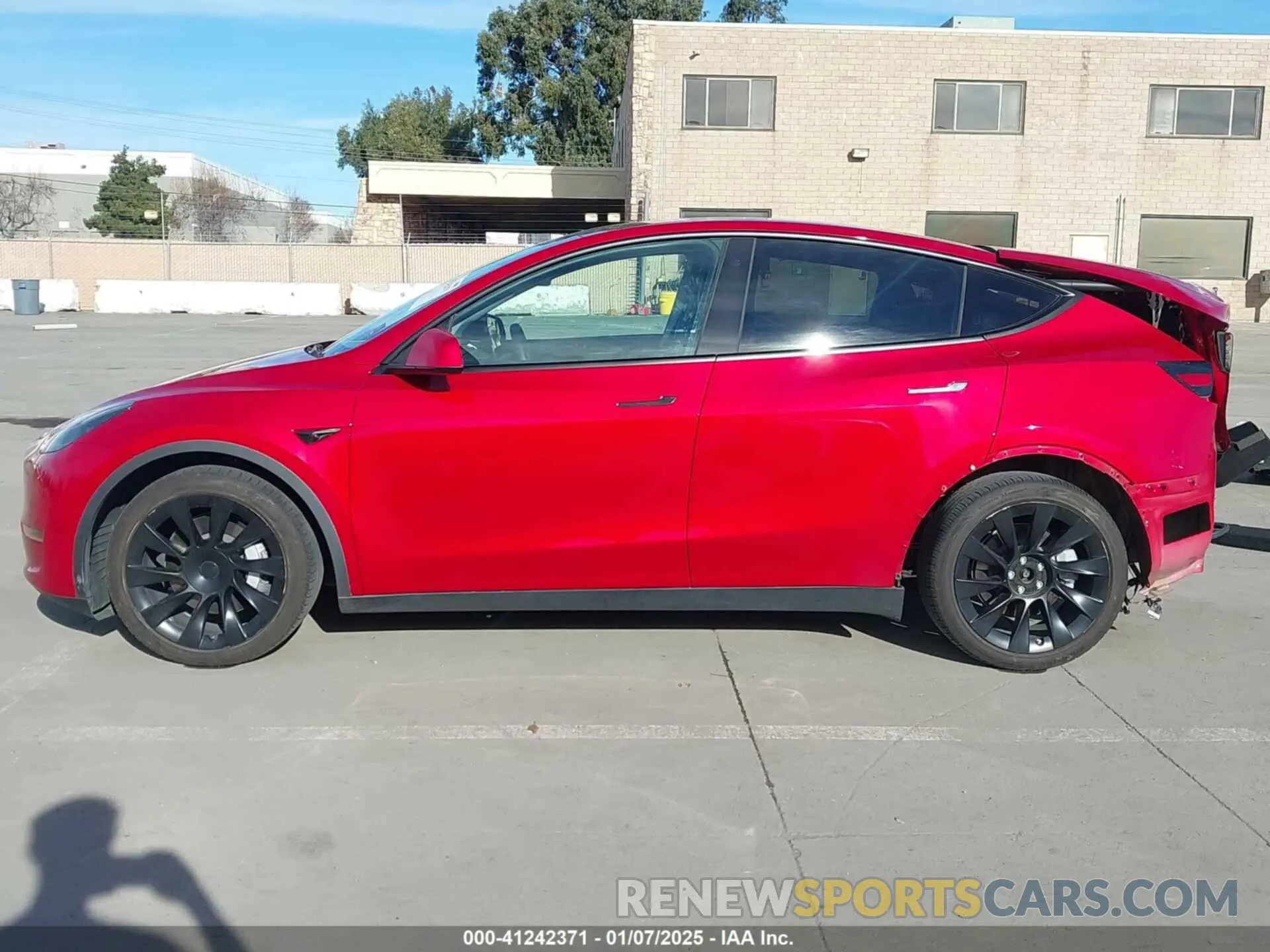 14 Фотография поврежденного автомобиля 5YJYGAEEXMF159446 TESLA MODEL Y 2021