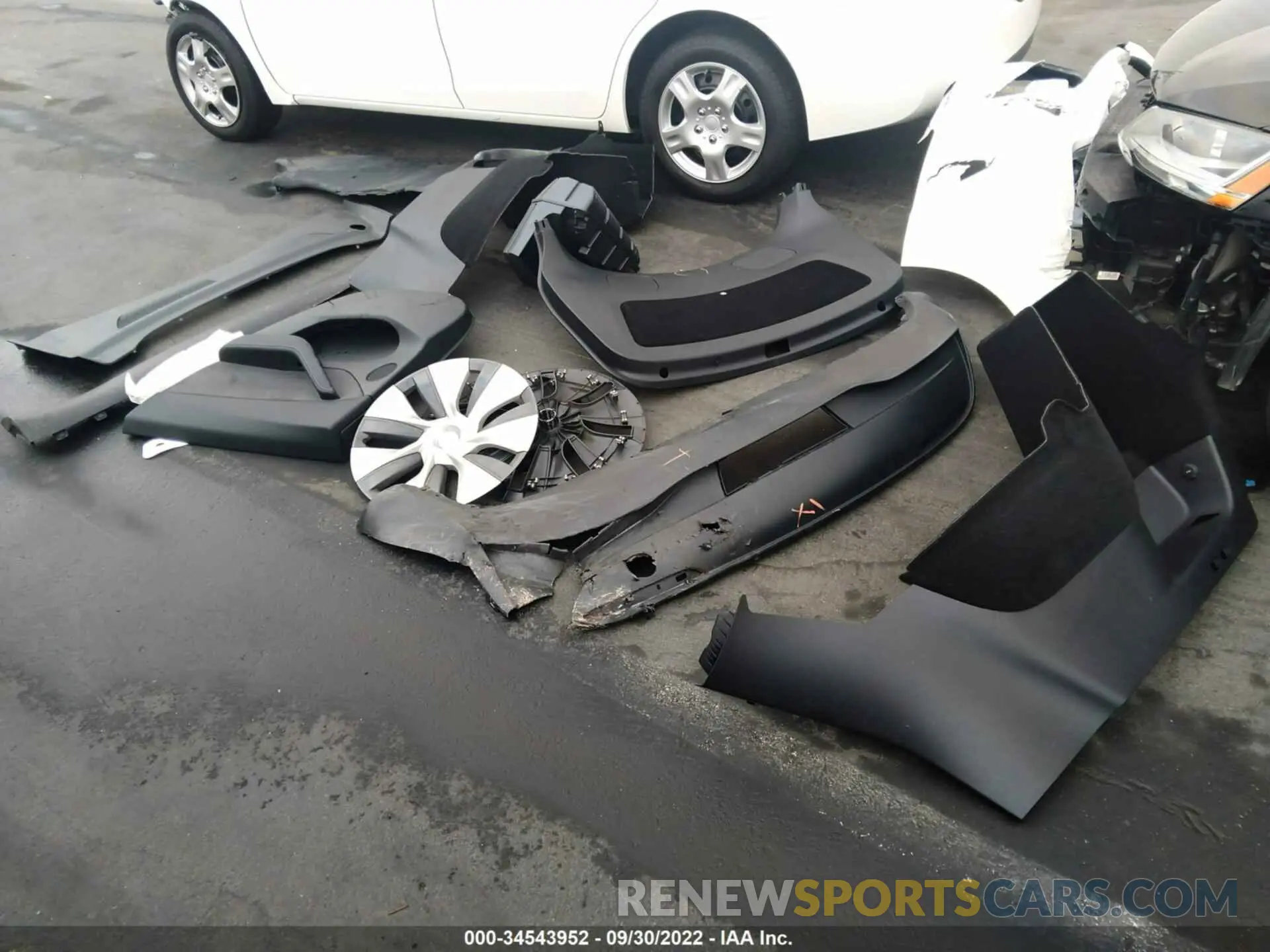 12 Photograph of a damaged car 5YJYGDED0MF192867 TESLA MODEL Y 2021