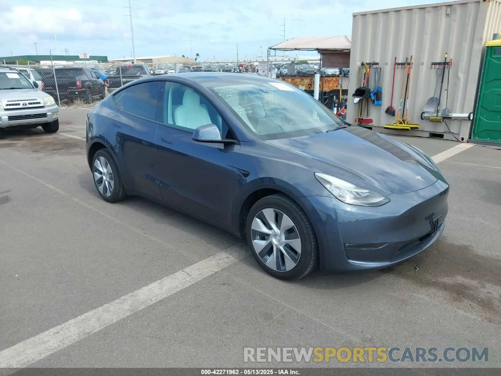 1 Photograph of a damaged car 5YJYGDED1MF113898 TESLA MODEL Y 2021