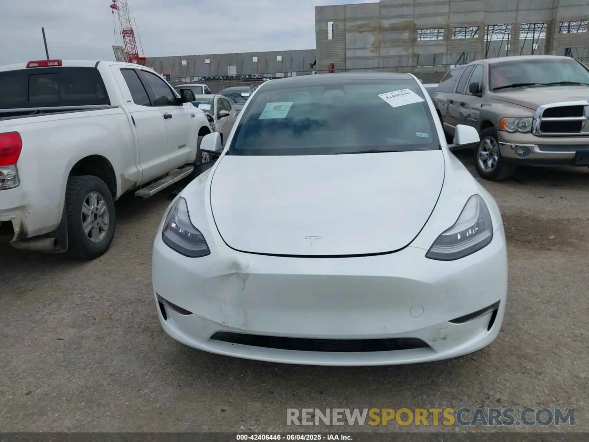 11 Photograph of a damaged car 5YJYGDED4MF181662 TESLA MODEL Y 2021