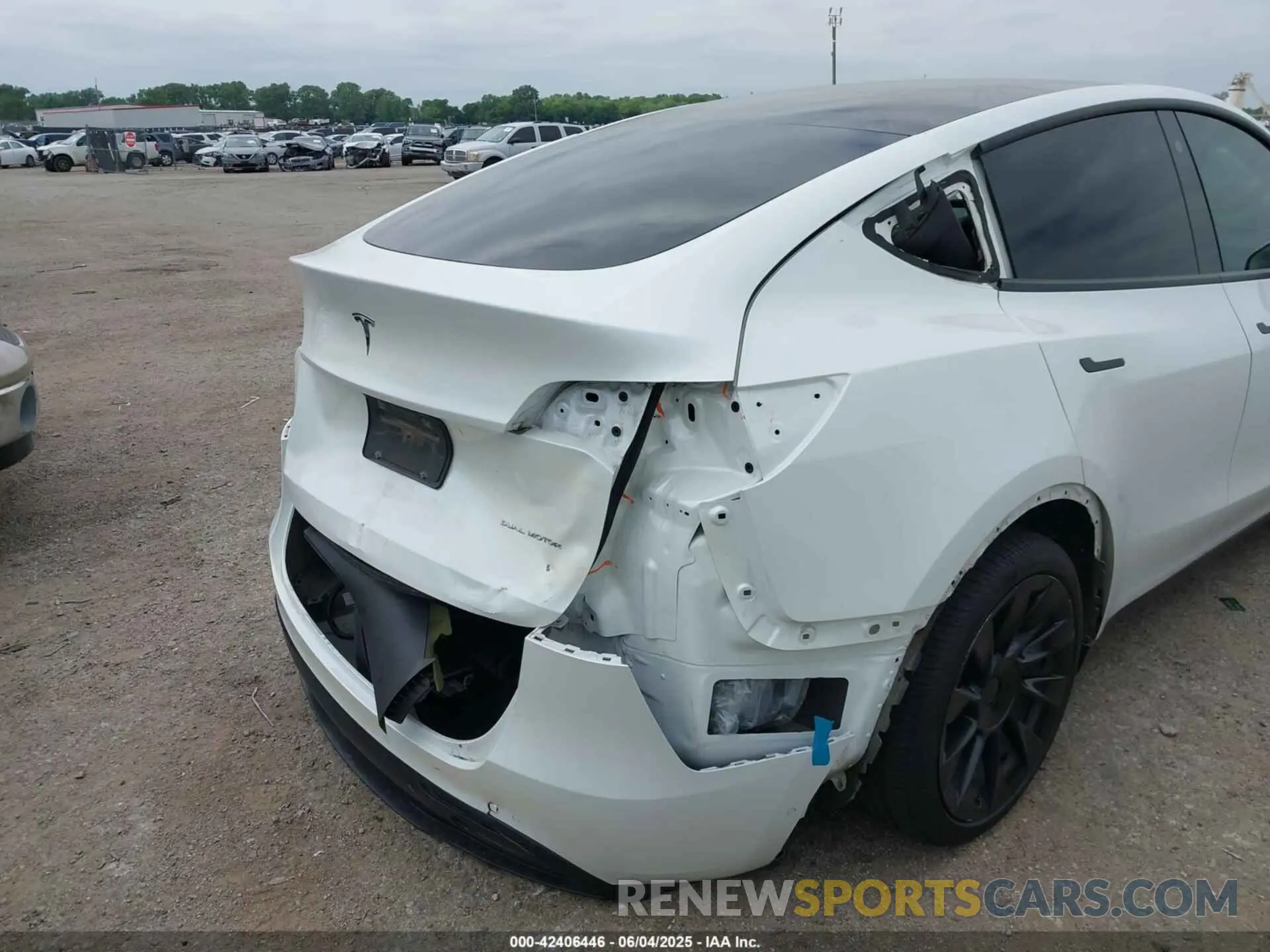 6 Photograph of a damaged car 5YJYGDED4MF181662 TESLA MODEL Y 2021
