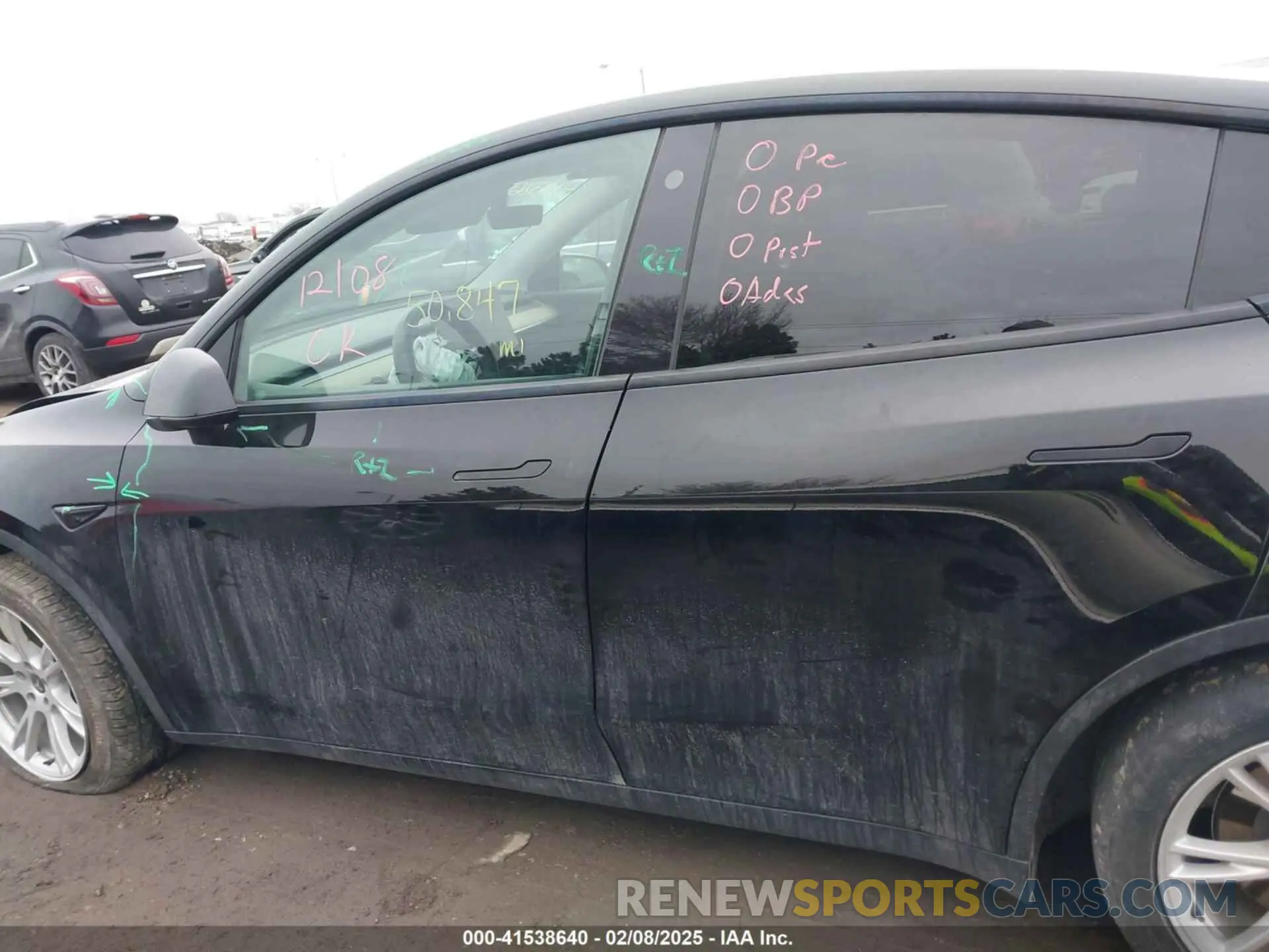 15 Photograph of a damaged car 5YJYGDED5MF110941 TESLA MODEL Y 2021