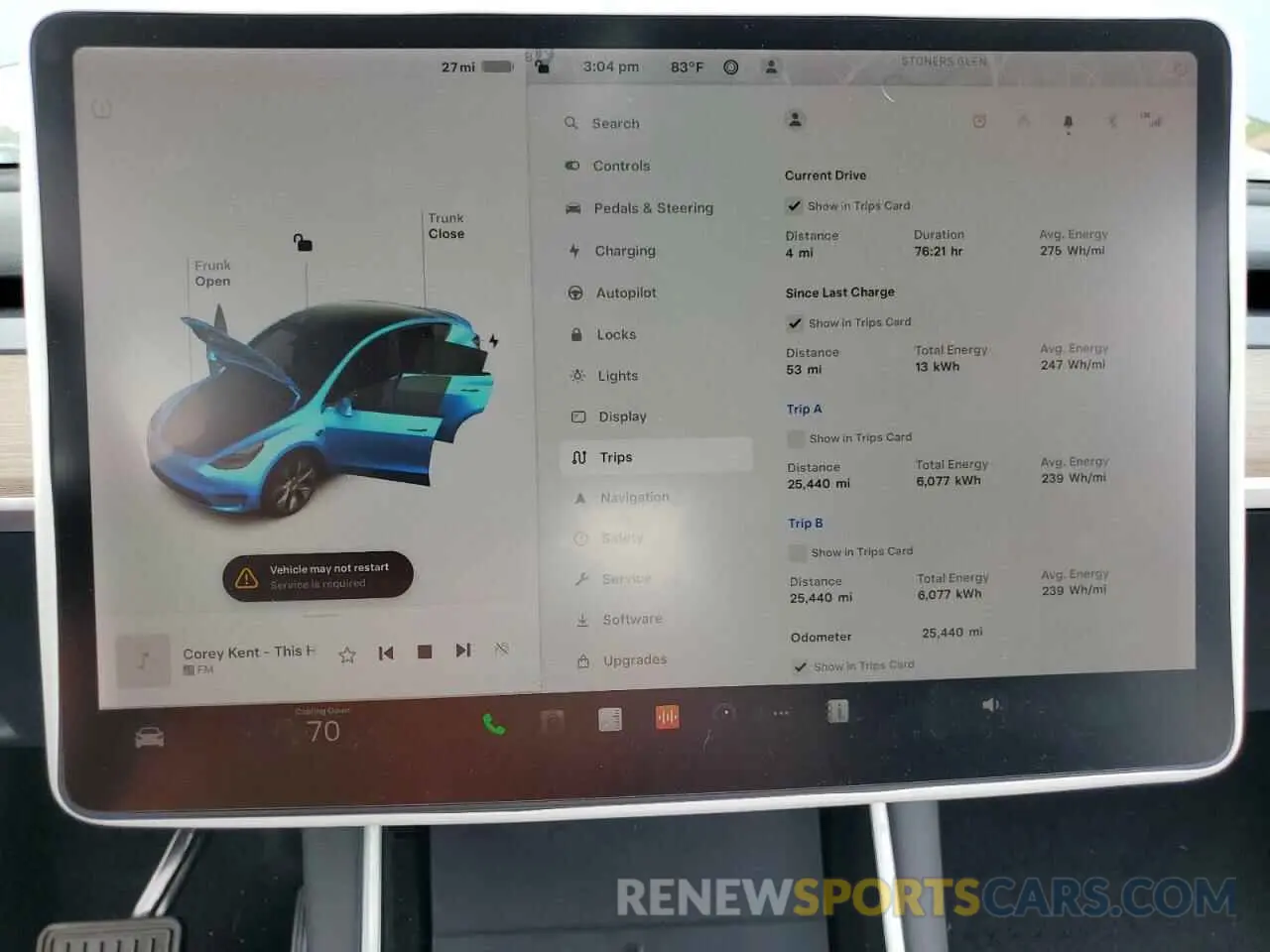 9 Photograph of a damaged car 5YJYGDED6MF105621 TESLA MODEL Y 2021
