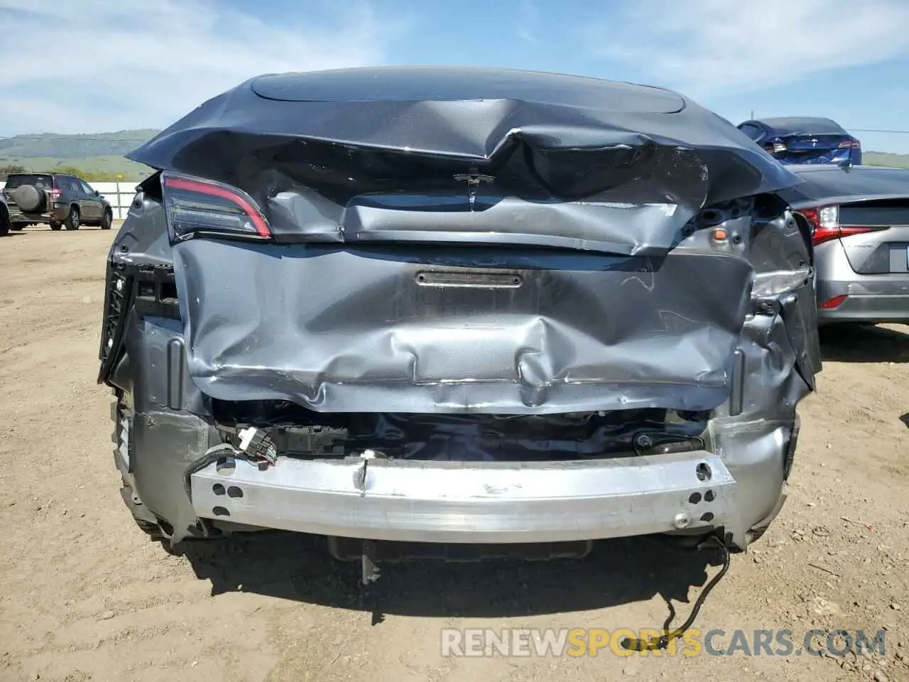 6 Photograph of a damaged car 5YJYGDED6MF110558 TESLA MODEL Y 2021